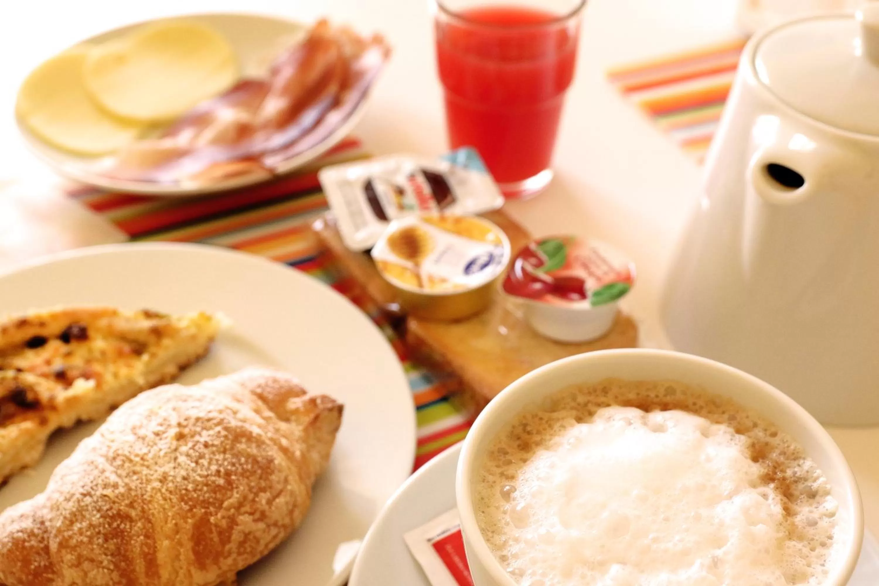 Buffet breakfast in Kosmos