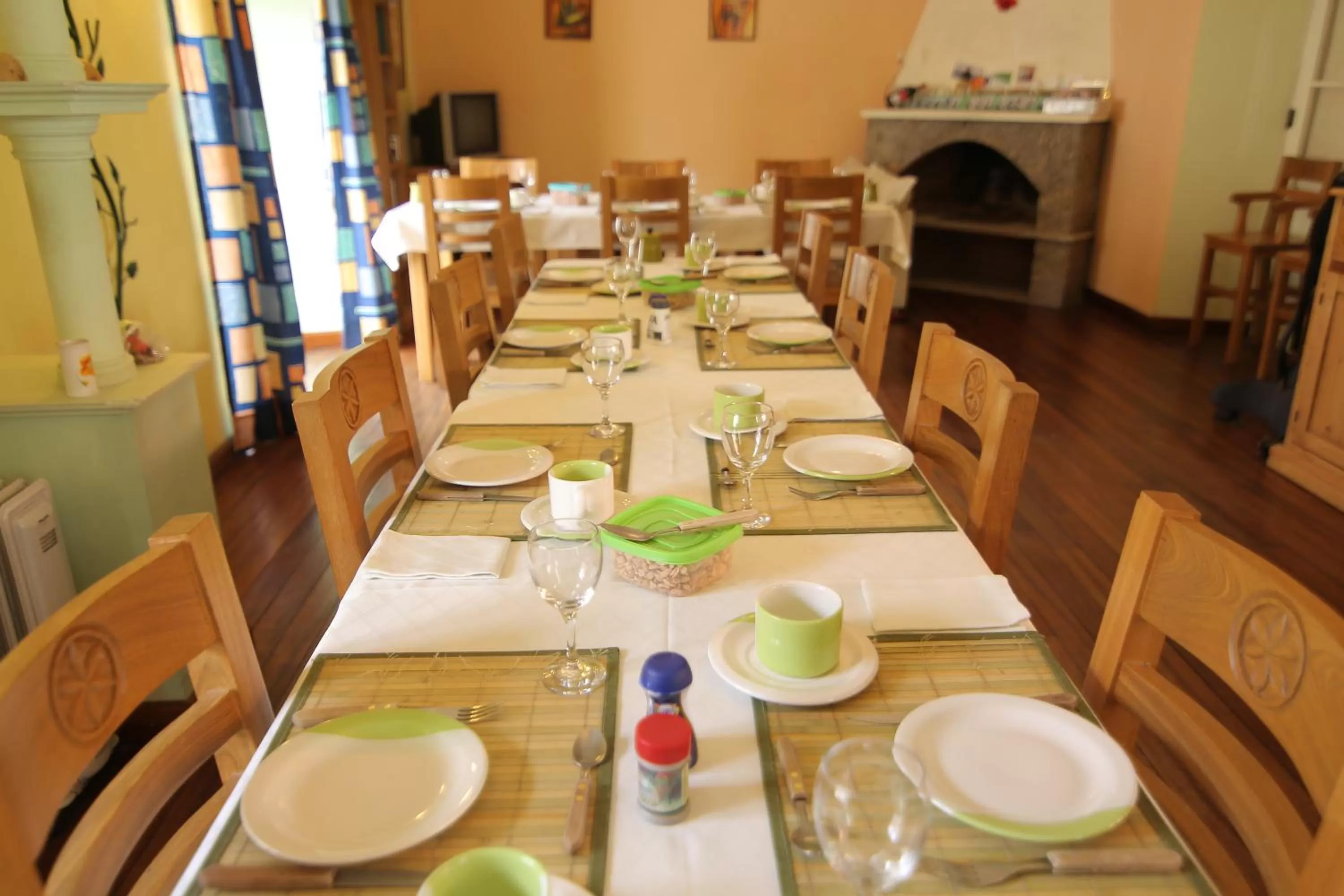 Property building, Restaurant/Places to Eat in Casa Verde B&B