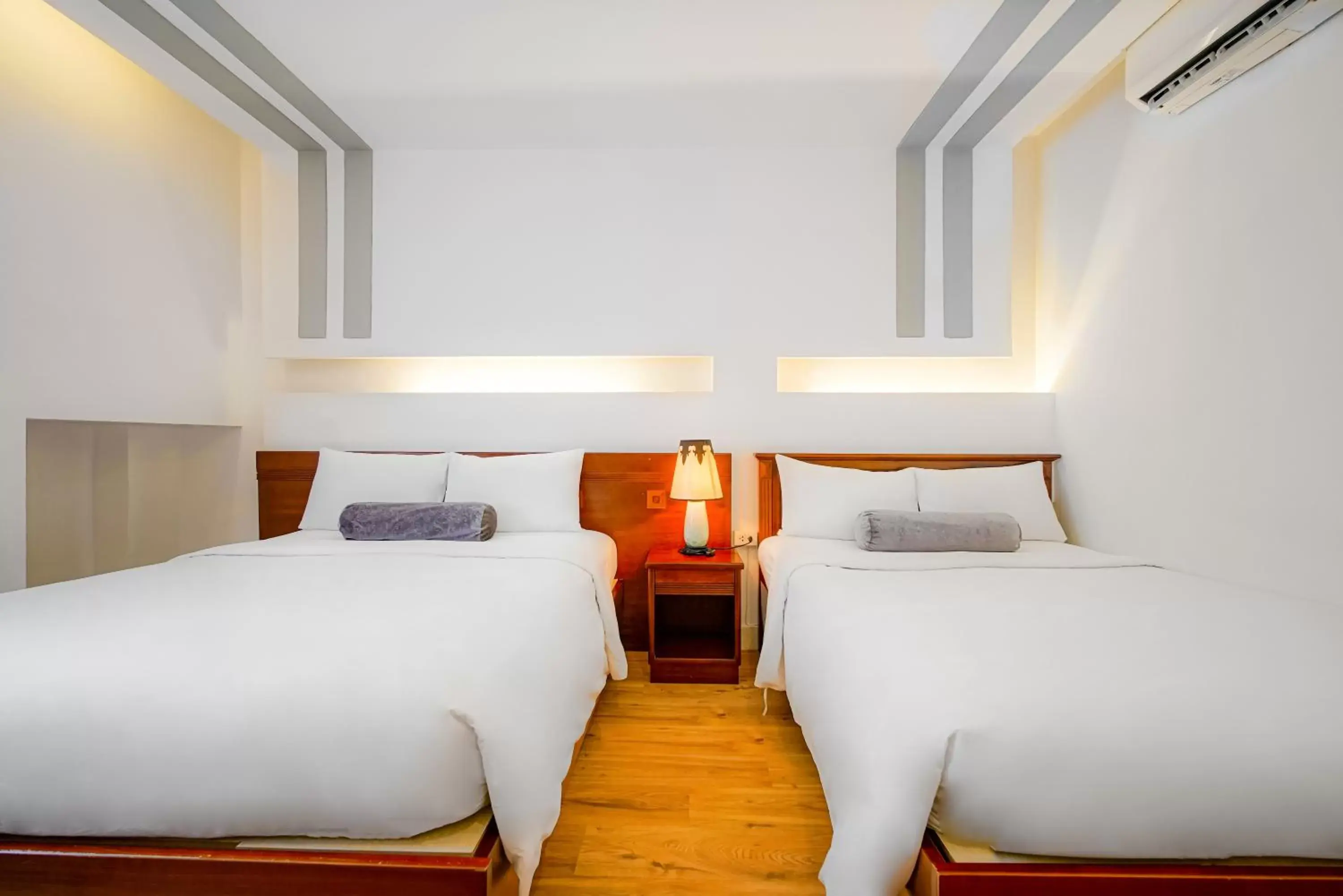 Deluxe Quadruple Room in Ace Hotel Ben Thanh Deluxe Quadruple Room in Ace Hotel Ben Thanh