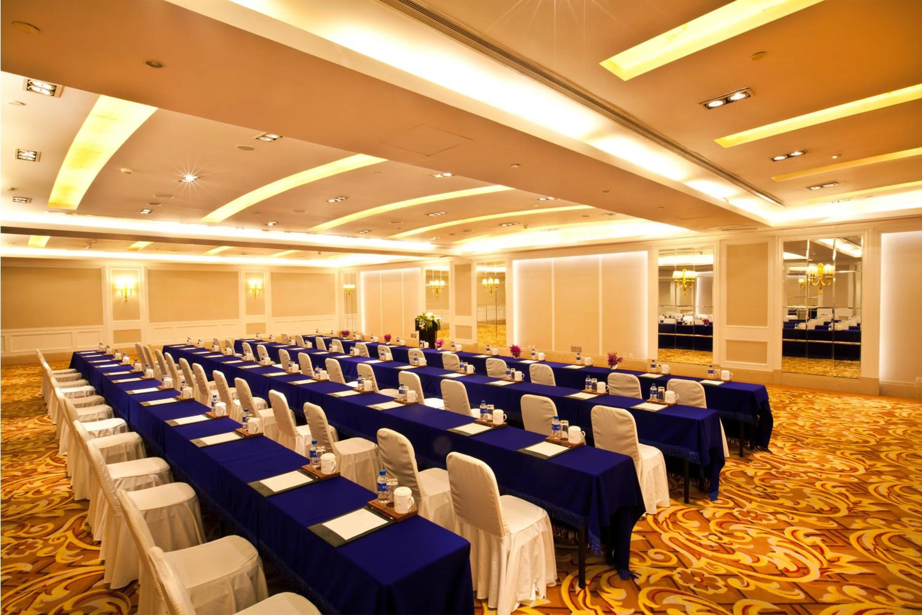 Business facilities in Green Lake Hotel