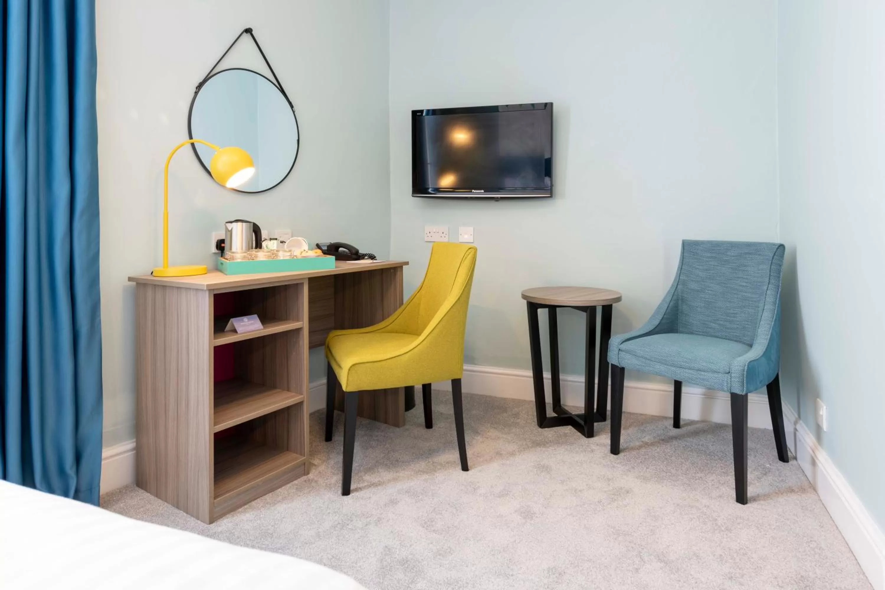 Coffee/tea facilities in Wisteria Hotel