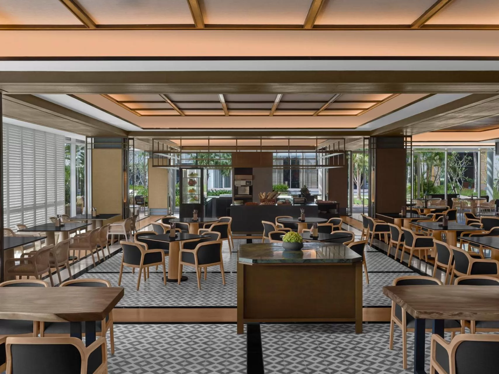 Restaurant/places to eat in New World Hoiana Hotel