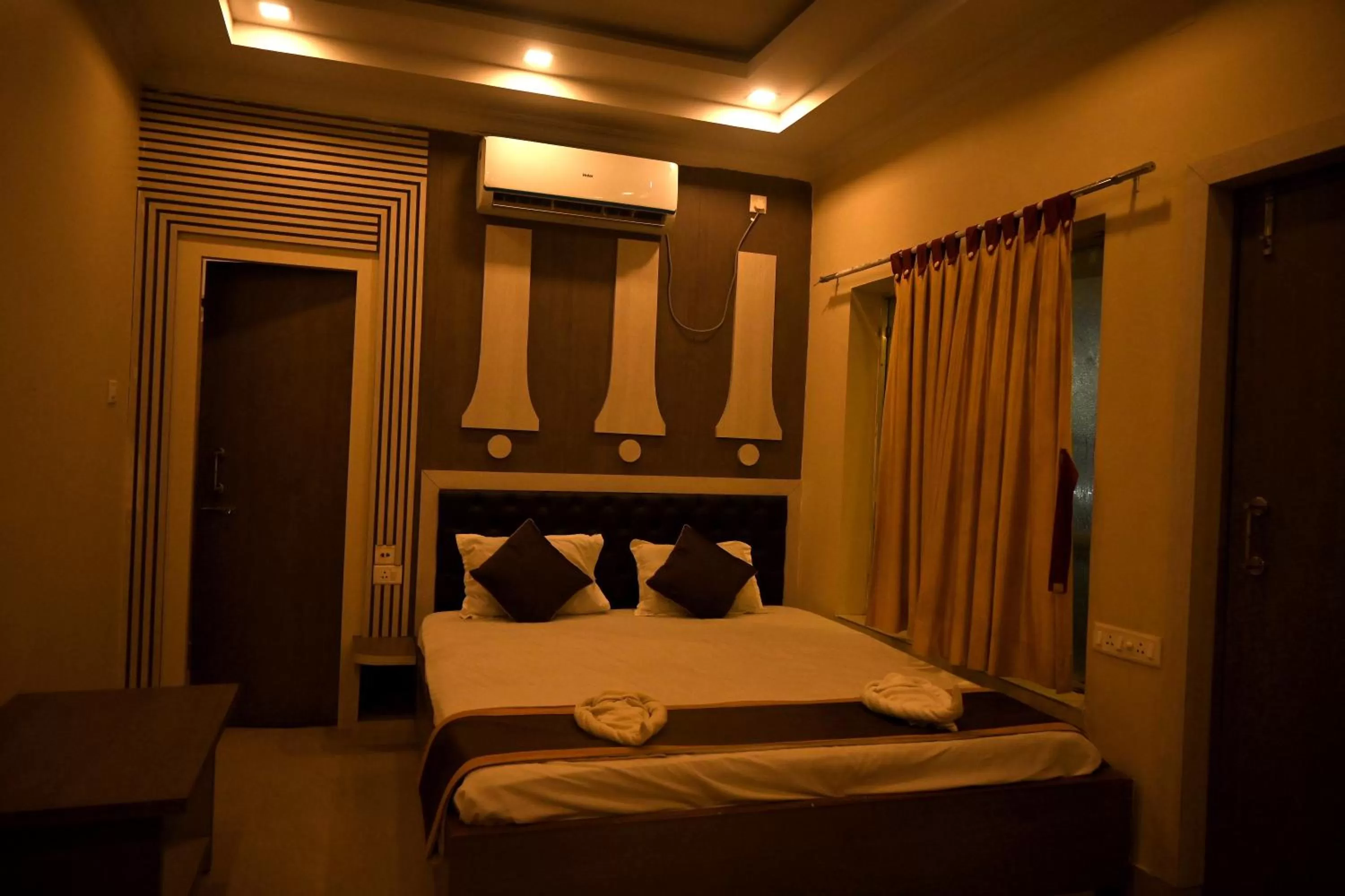 Bed in Royal Sea View