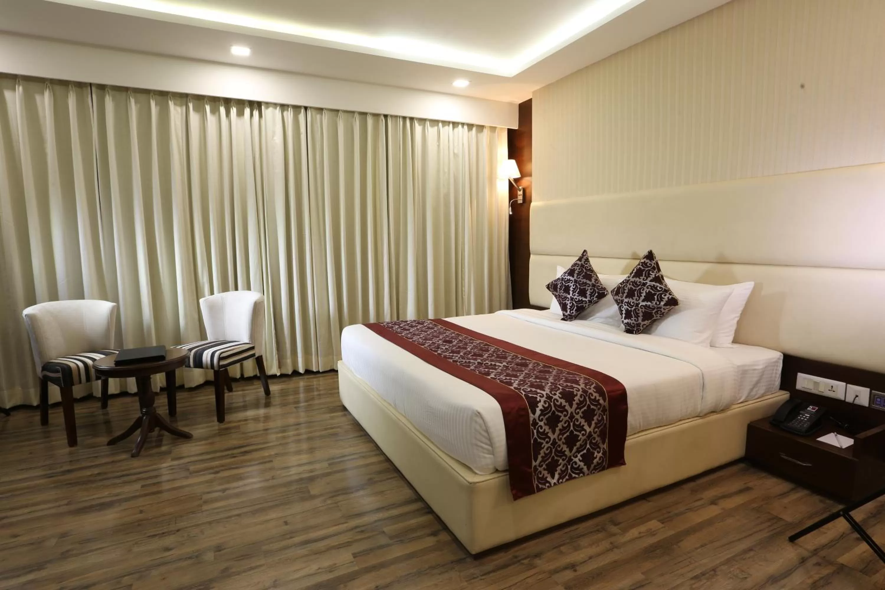 Bedroom, Bed in Clarks Inn Suites Gwalior