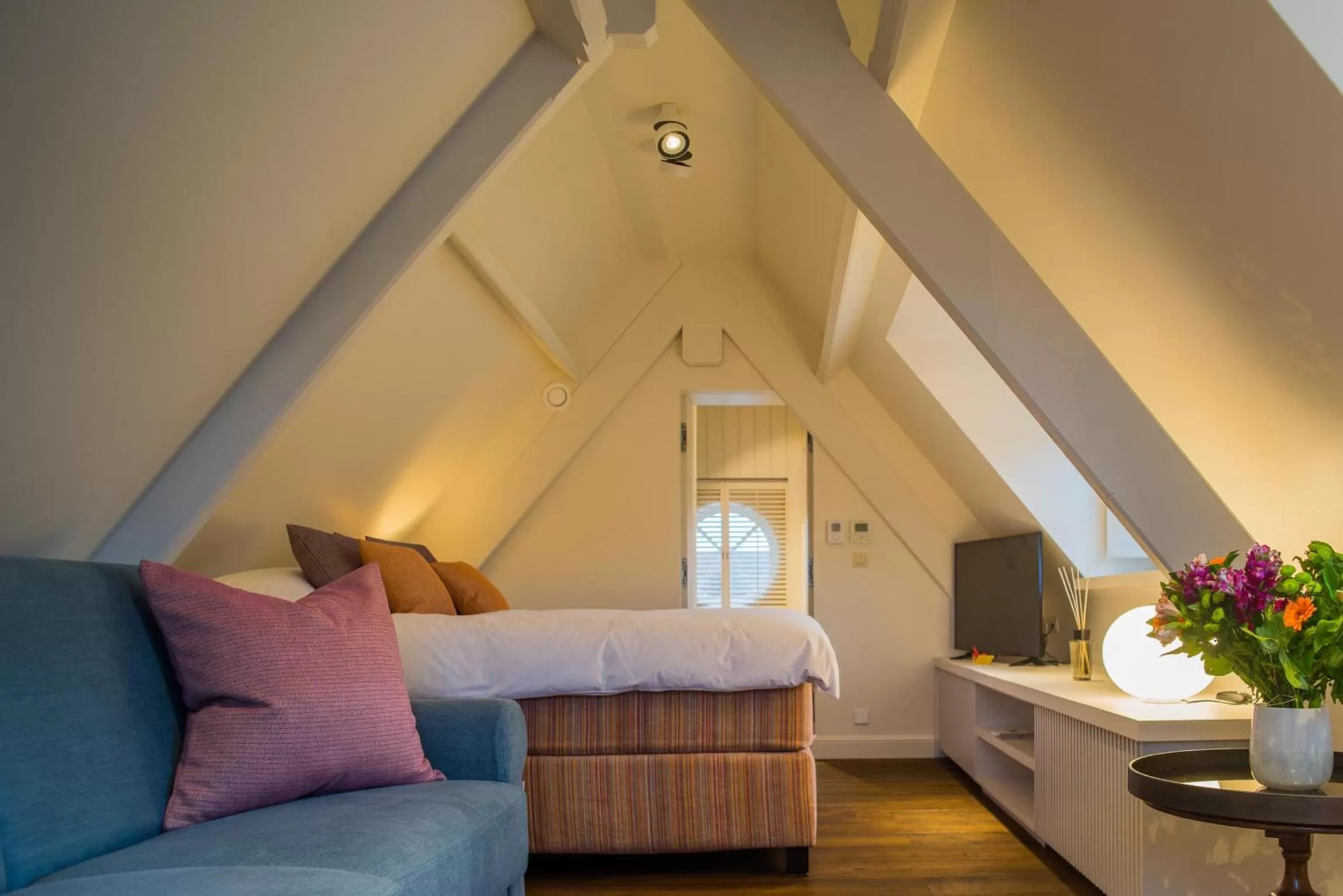 Bed in De Lindenhoeve Boutique Hotel