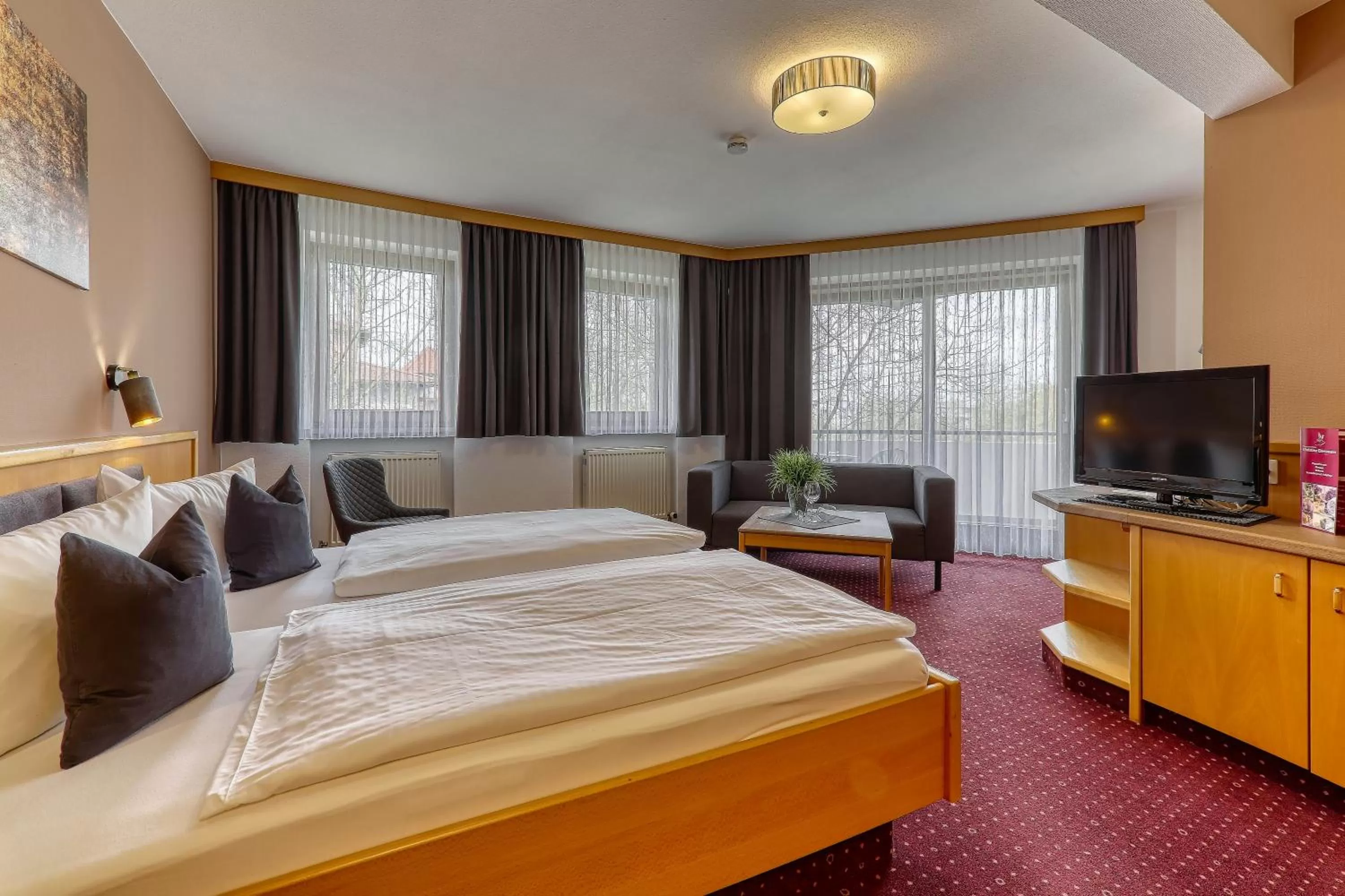 Bed, TV/Entertainment Center in Kurpension Freudenstein