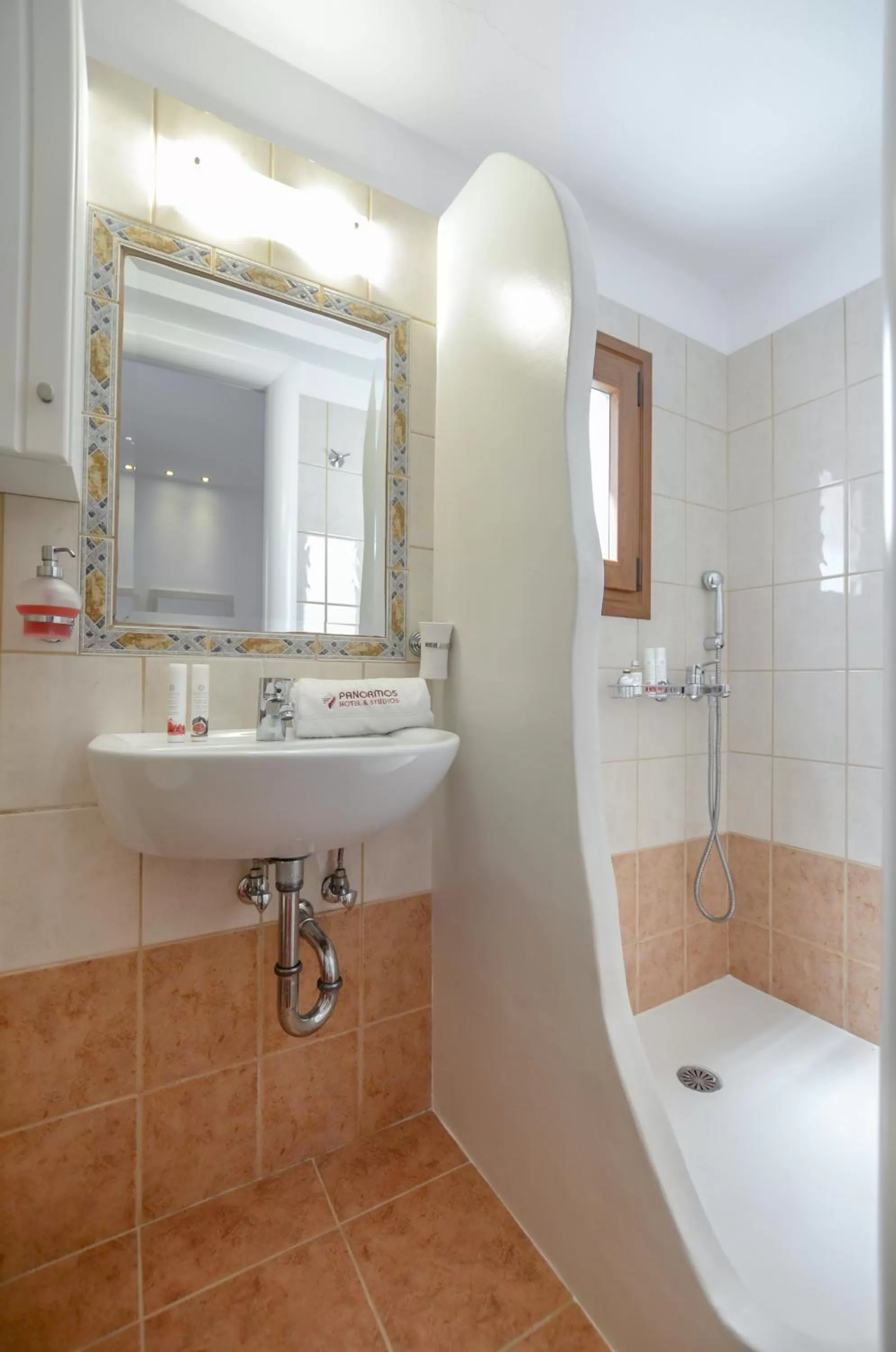 Bathroom in Panormos Hotel and Studios