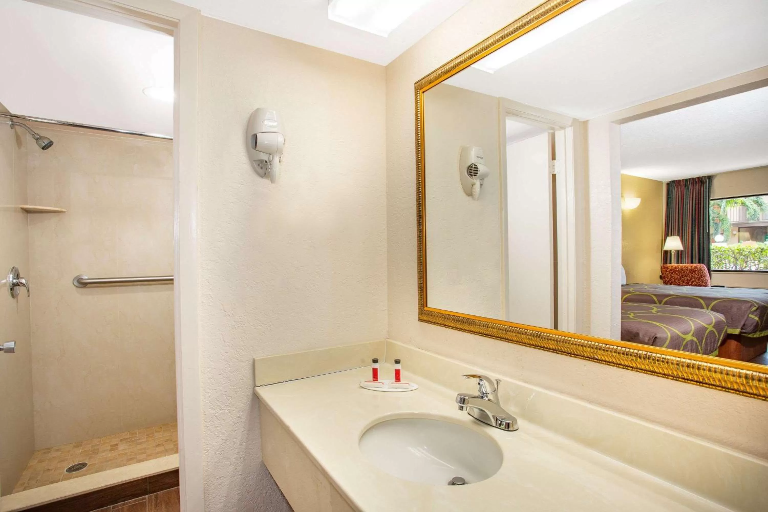 Bathroom in Super 8 by Wyndham North Palm Beach