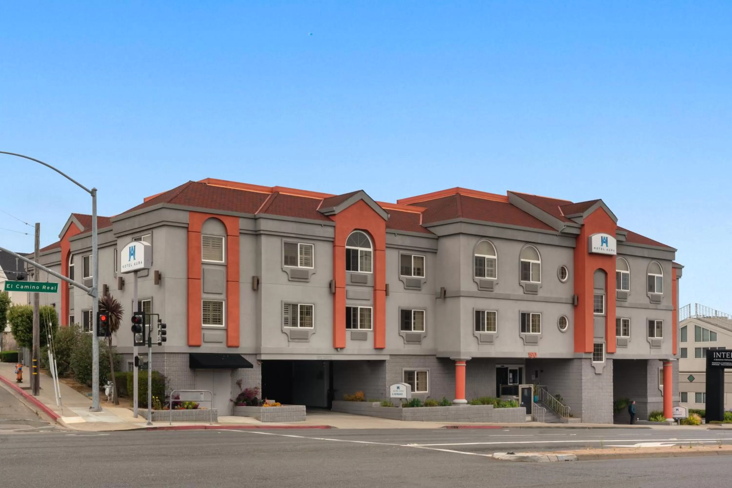 Property building in Hotel Aura SFO Airport FREE SHUTTLE