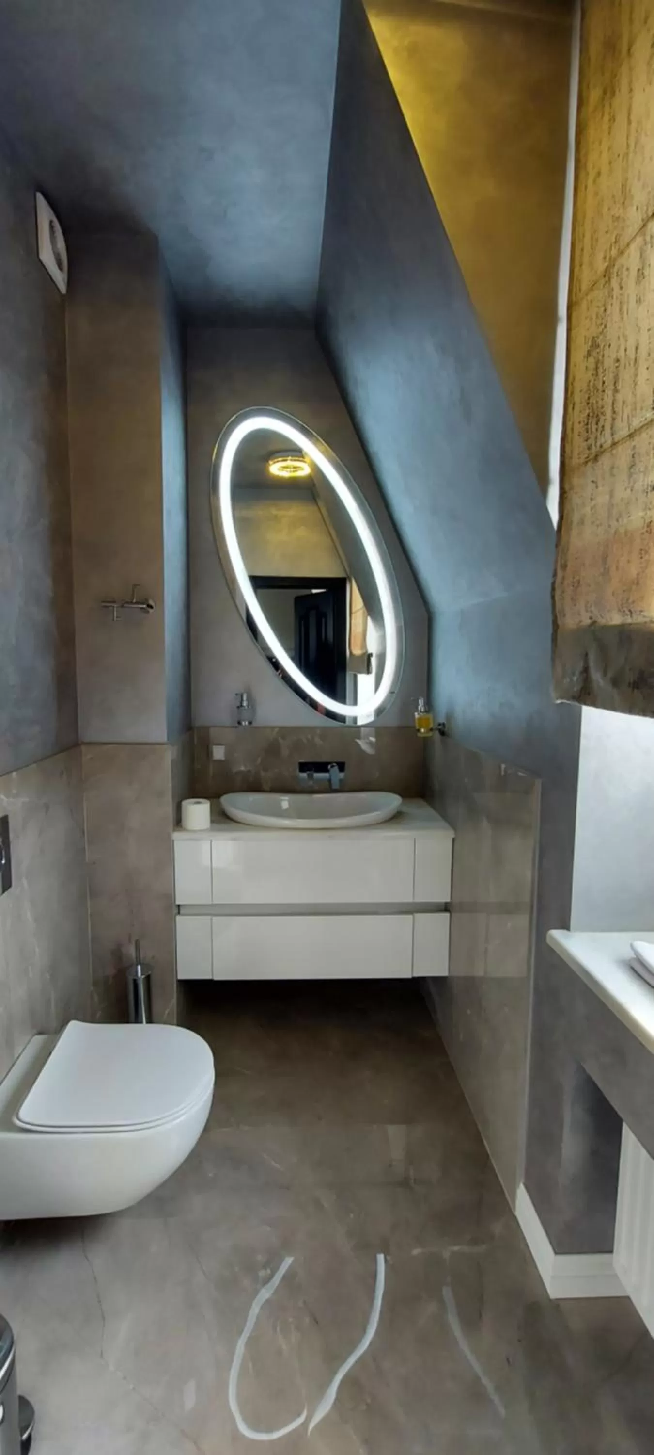 Toilet, Bathroom in Hotel "Mandarin Clubhouse"