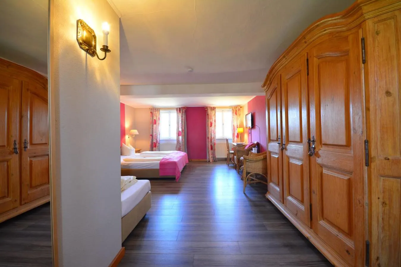 Photo of the whole room, Bed in Landhotel Schloss Buttenheim