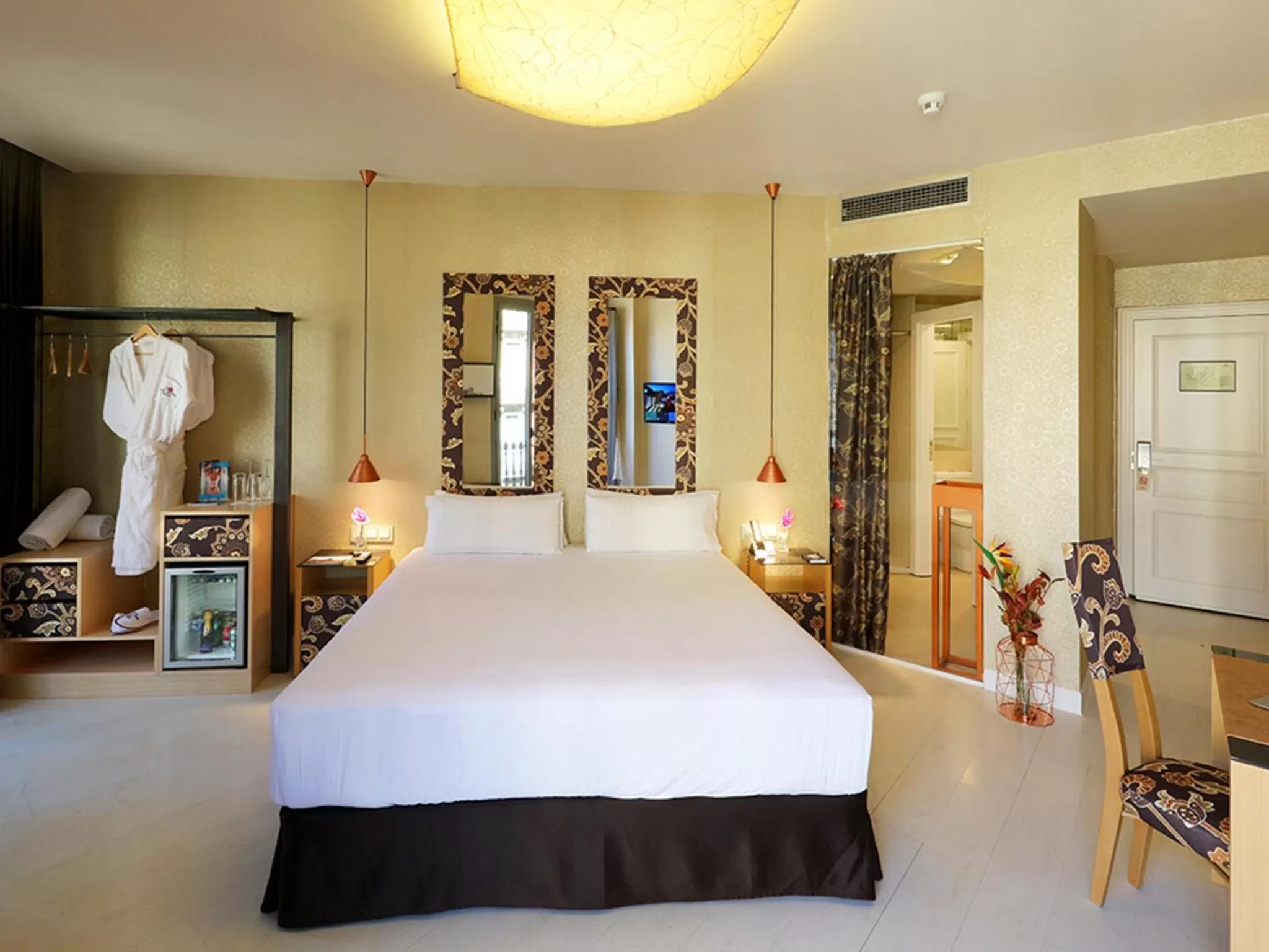 Photo of the whole room, Bed in Axel Hotel Barcelona - Adults Only