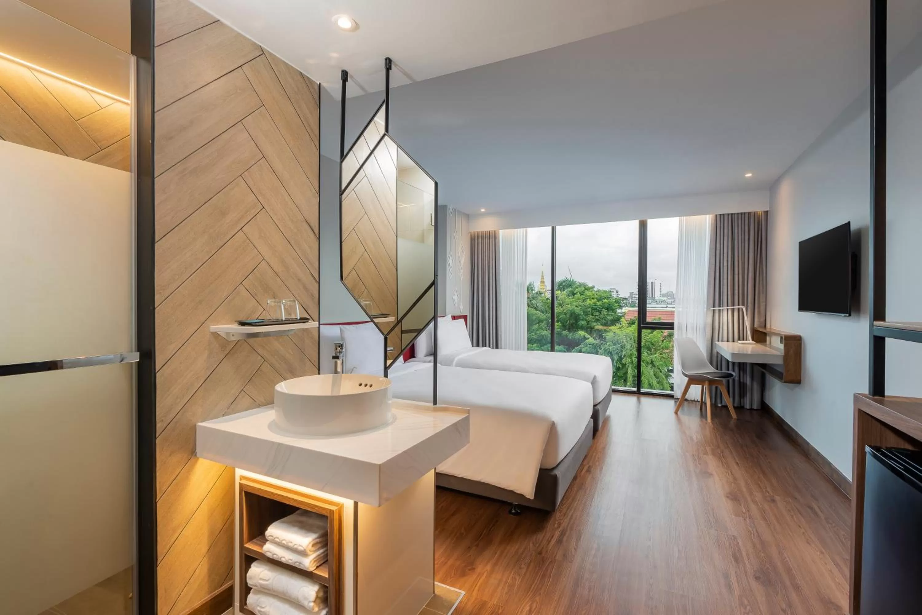 Bathroom, Bed in Centara Life Hotel Bangkok Phra Nakhon