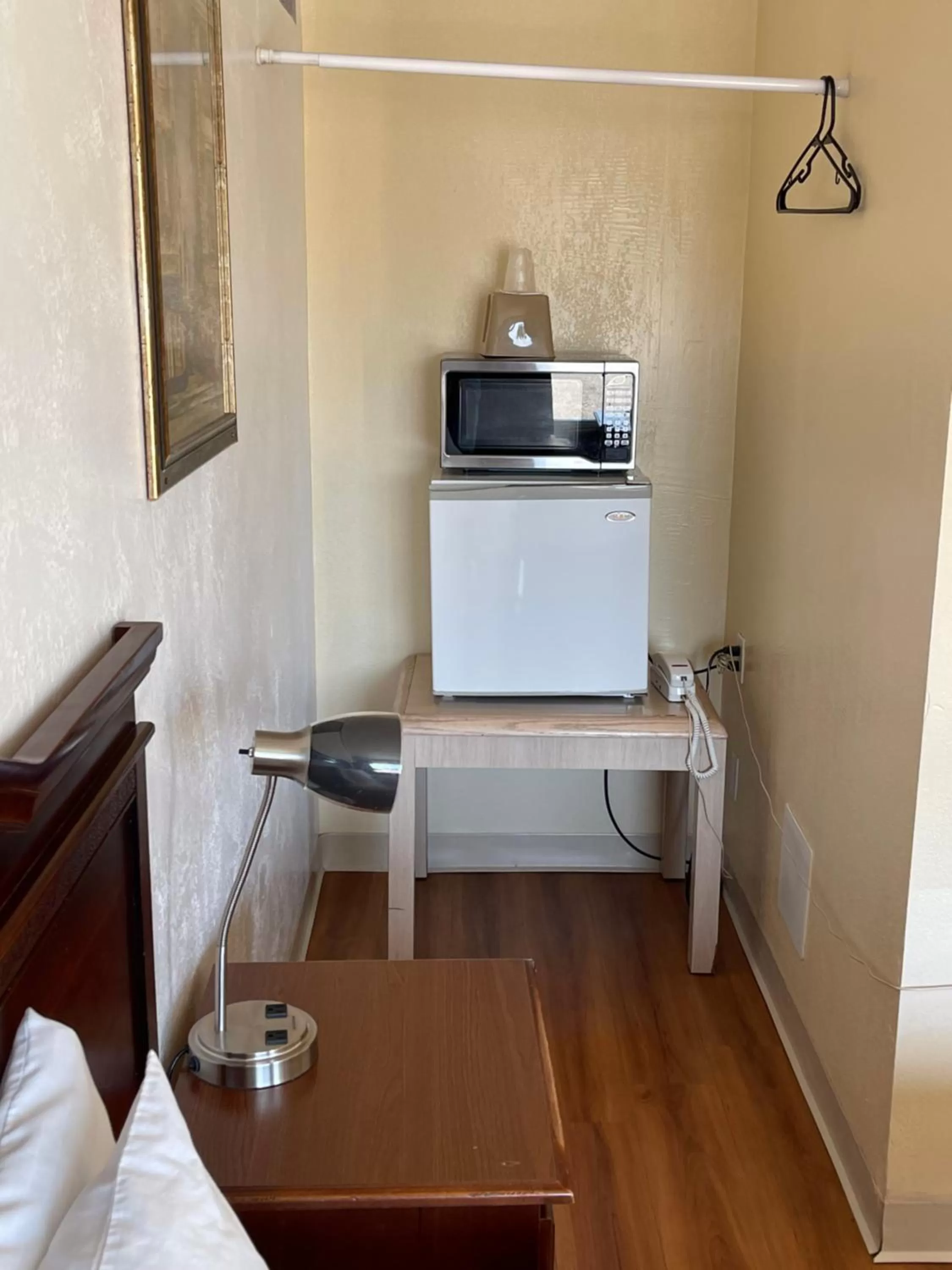 Communal kitchen in Villa West Motel