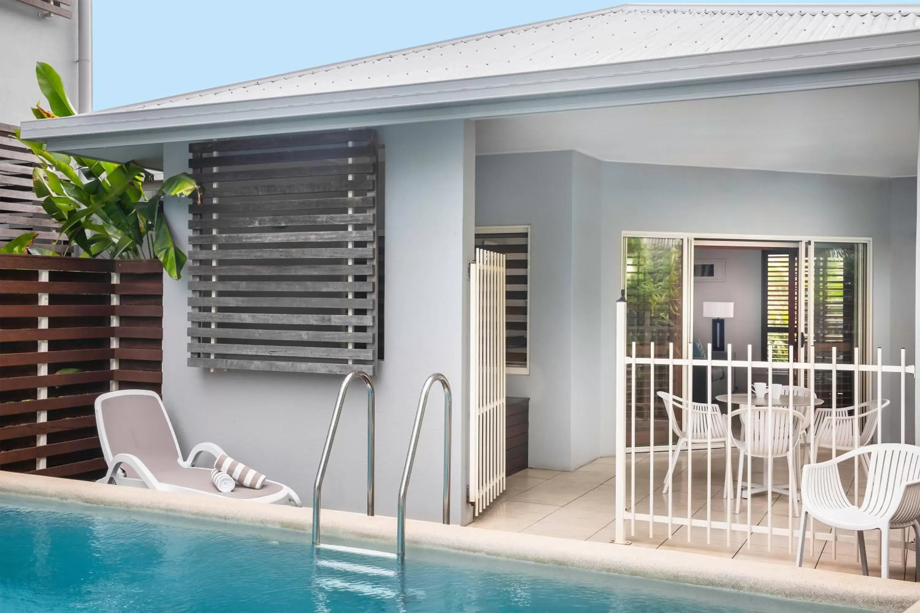 Two-Bedroom Apartment Swim Out in Mantra Aqueous on Port Two-Bedroom Apartment Swim Out in Mantra Aqueous on Port