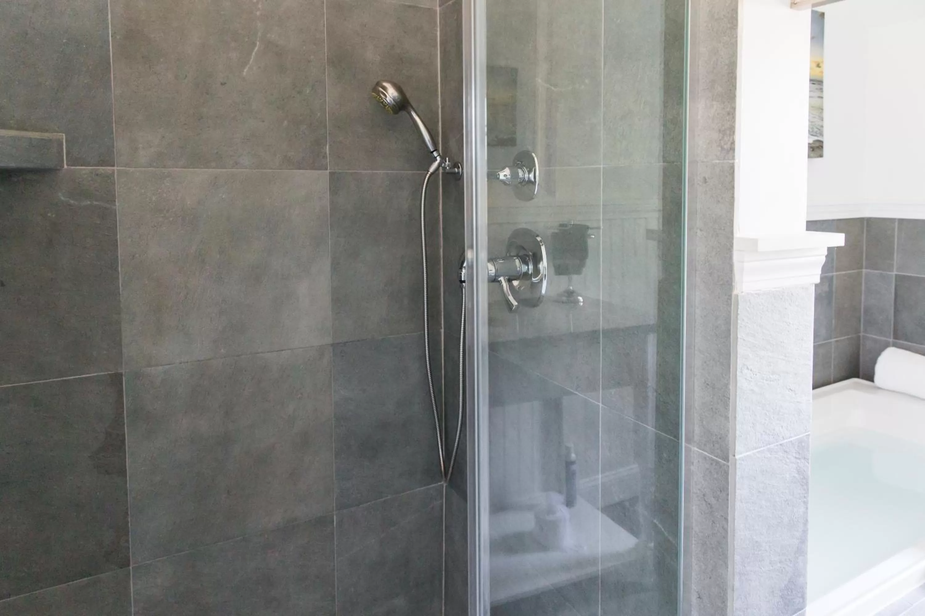 Bathroom in The Platinum Pebble Boutique Inn - Adults Only Property