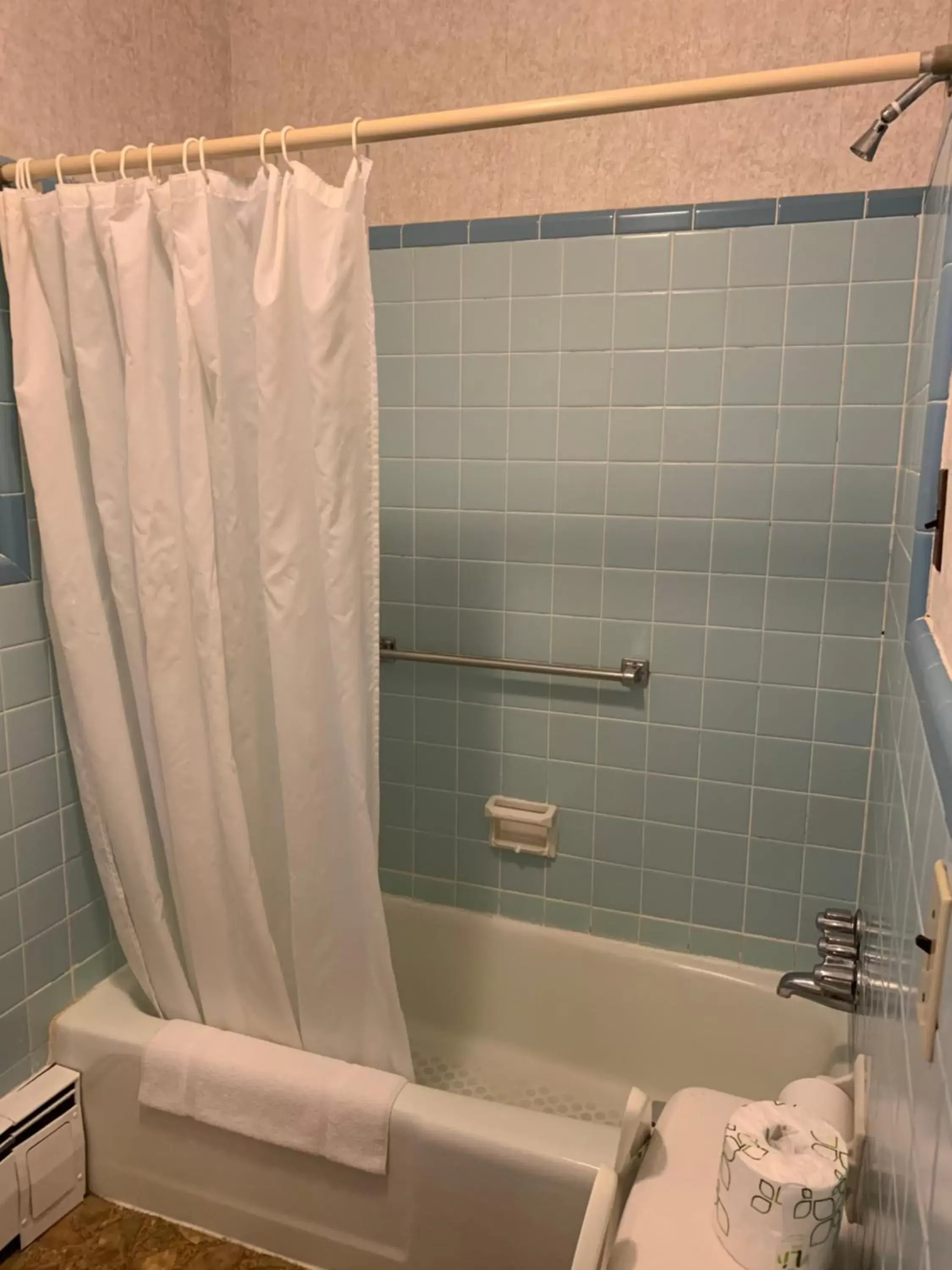 Deluxe Double Room in Knob Hill Motor Lodge Deluxe Double Room in Knob Hill Motor Lodge