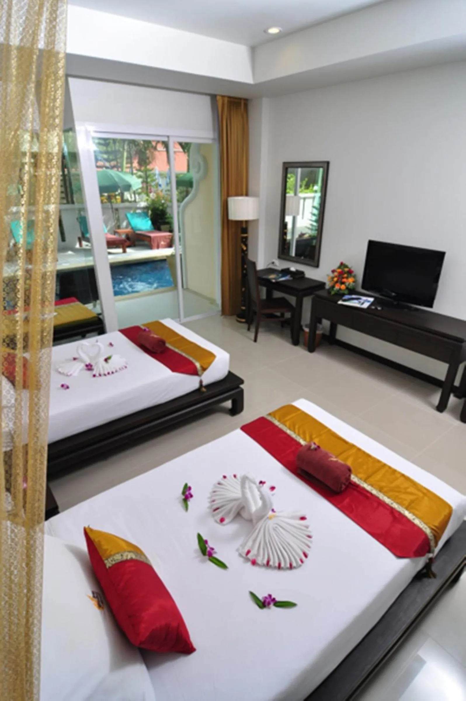 Decorative detail, Bed in Baan Karonburi Resort