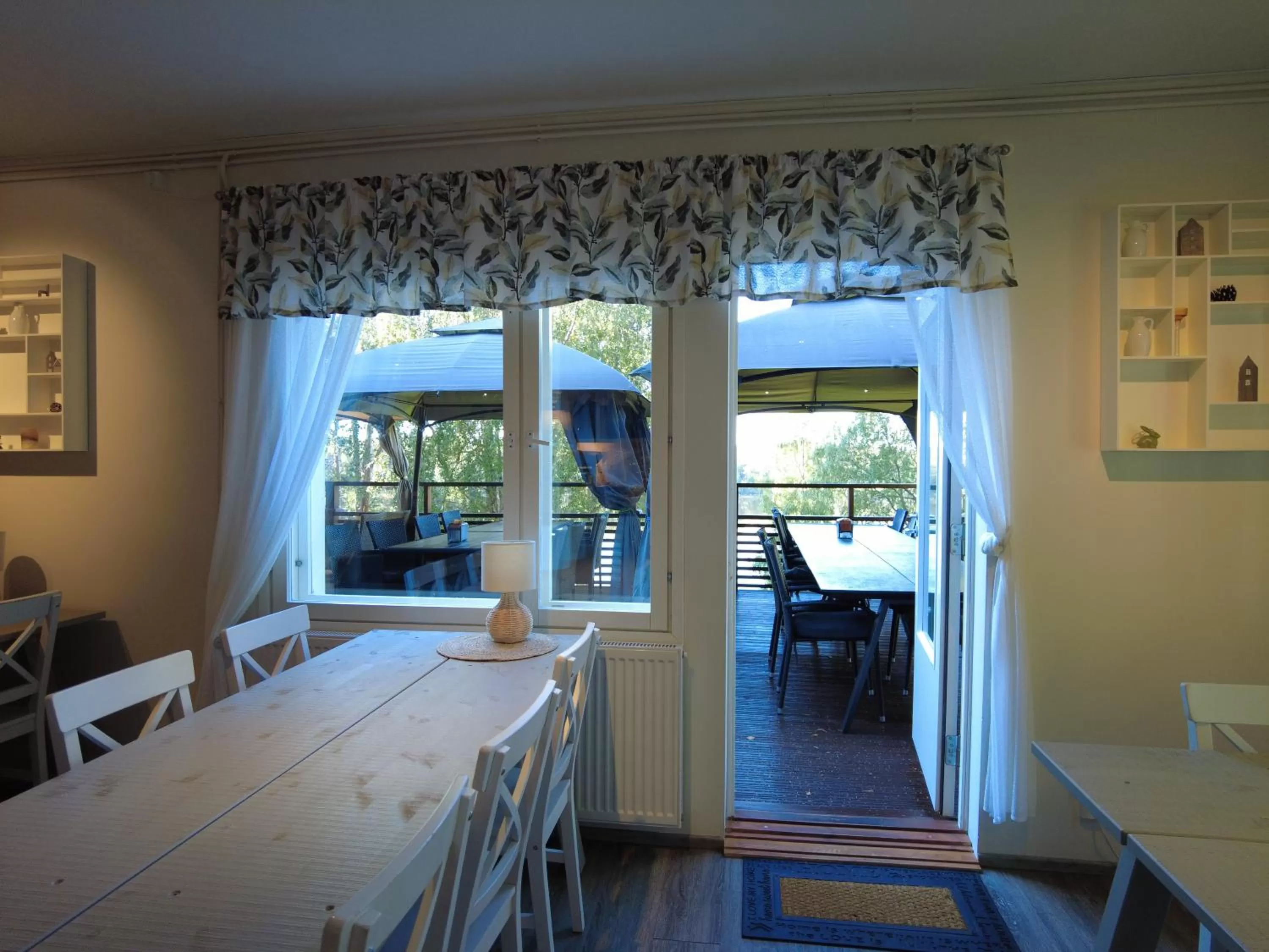 Restaurant/places to eat, Bed in Lapin Satu