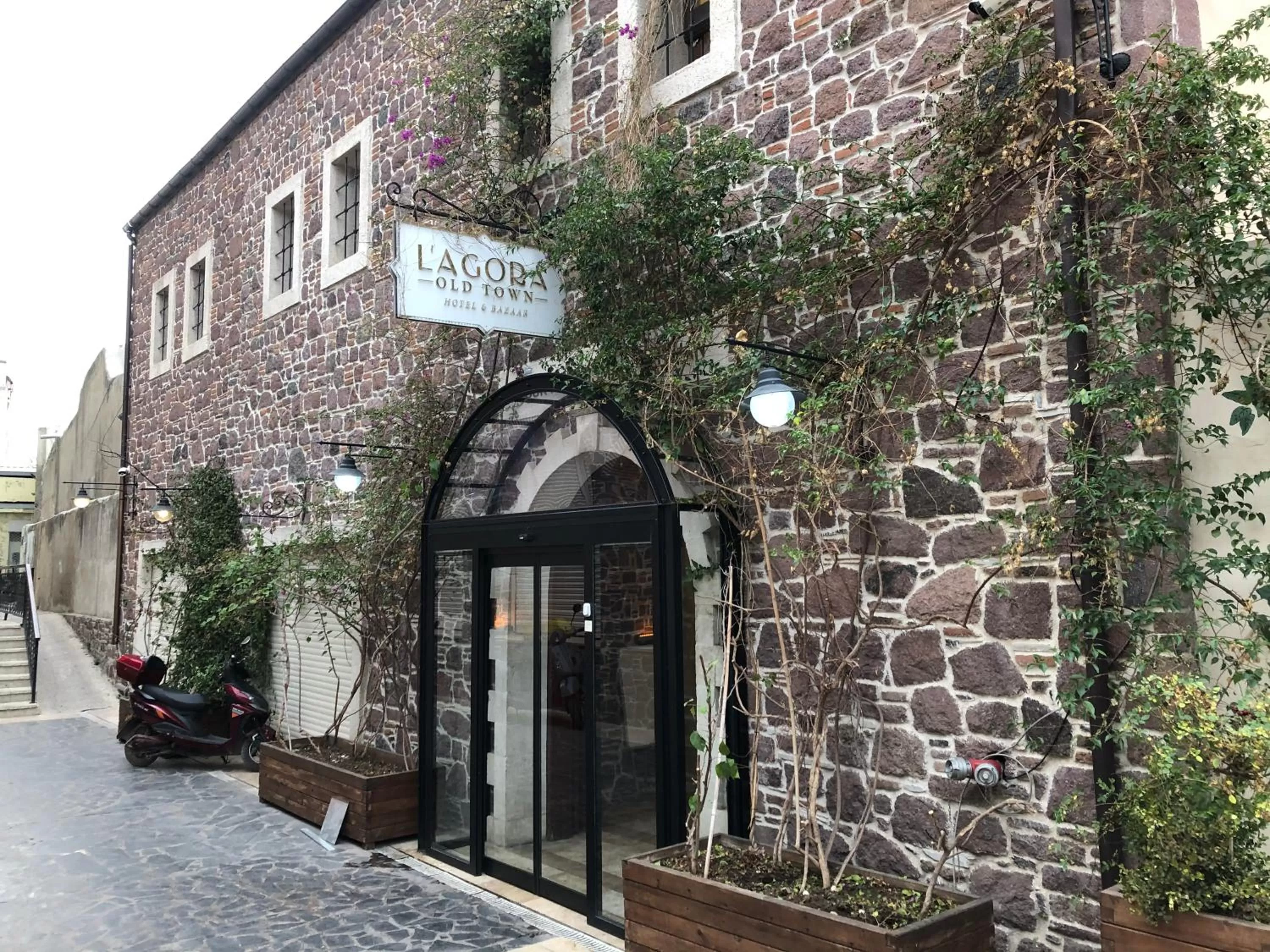 Facade/entrance in L'Agora Old Town Hotel & Bazaar