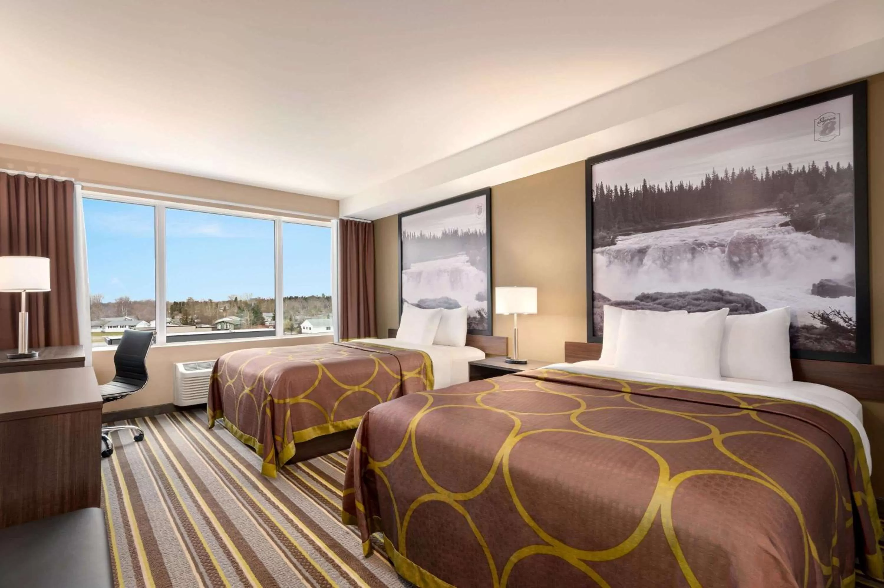 Photo of the whole room, Bed in Super 8 by Wyndham Thompson