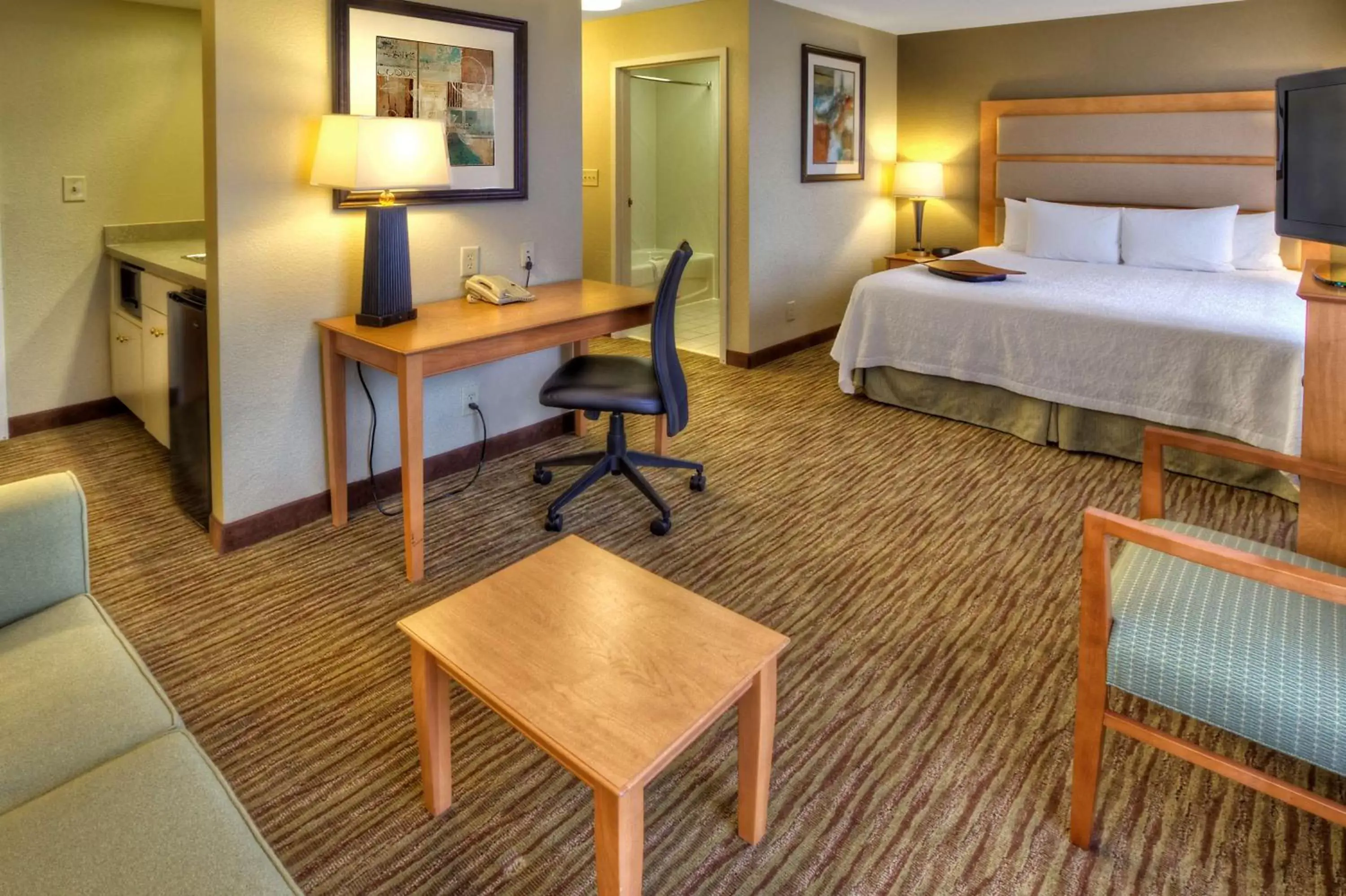 King Studio Suite - Non-Smoking in Hampton Inn & Suites Kalamazoo-Oshtemo King Studio Suite - Non-Smoking in Hampton Inn & Suites Kalamazoo-Oshtemo