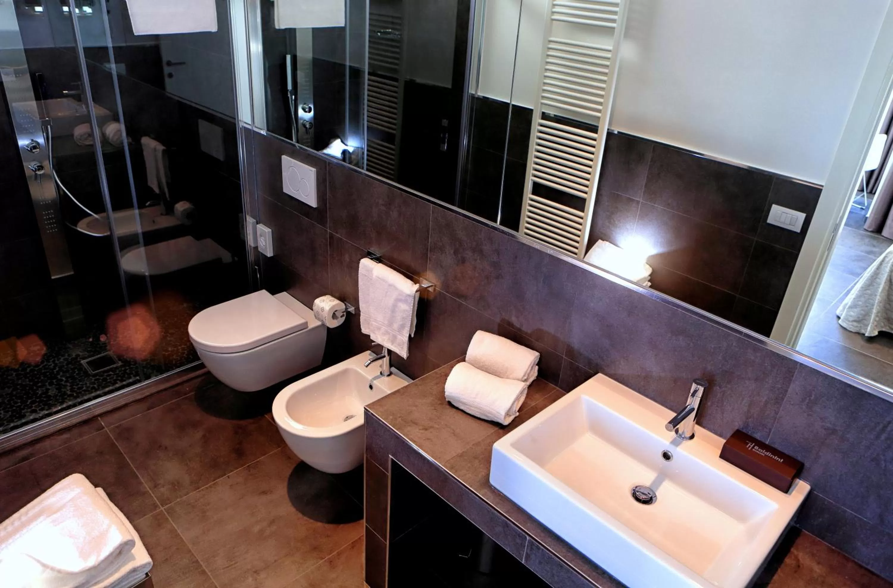 Toilet in Baldinini Hotel