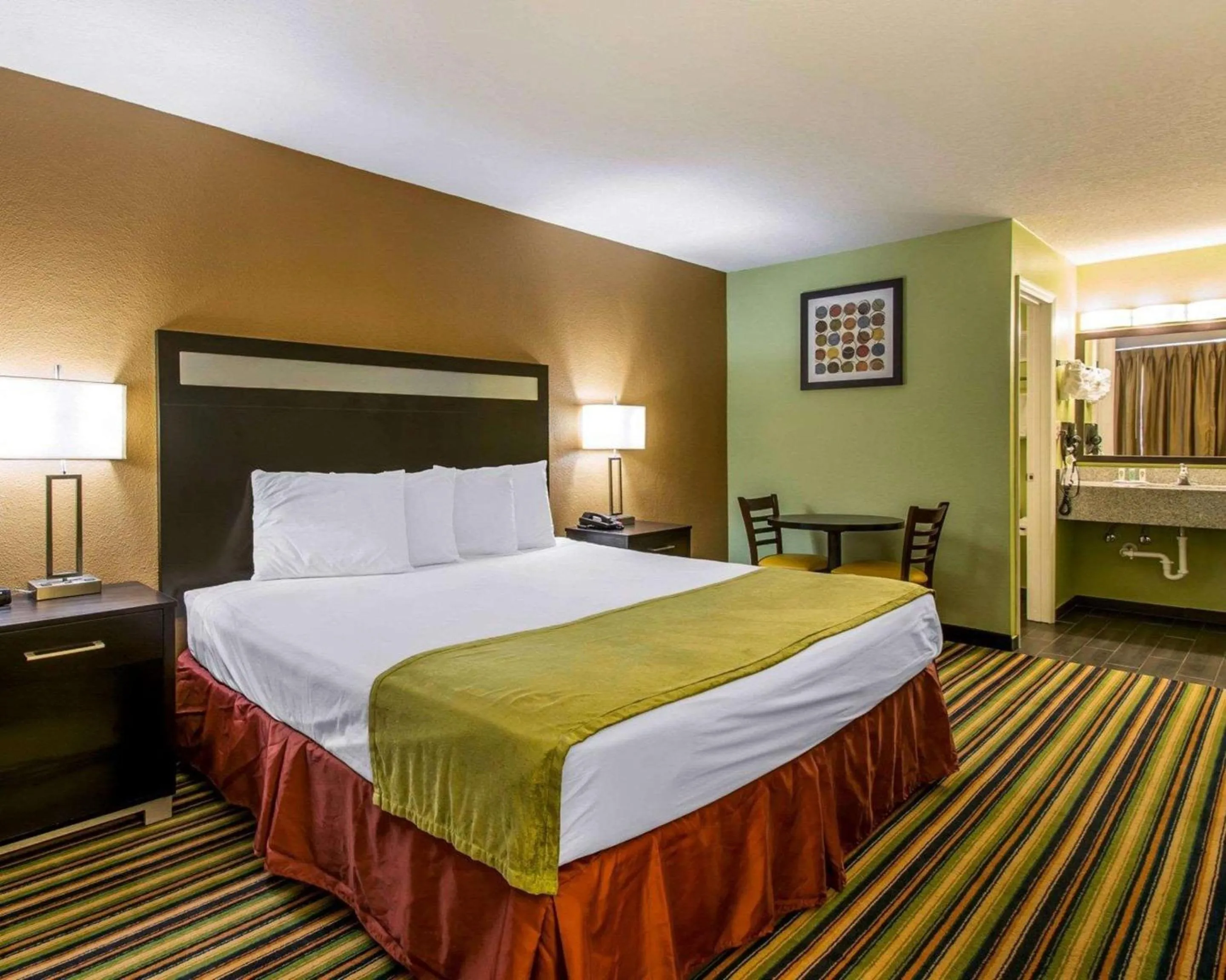 Photo of the whole room in Sunset Palm Hotel