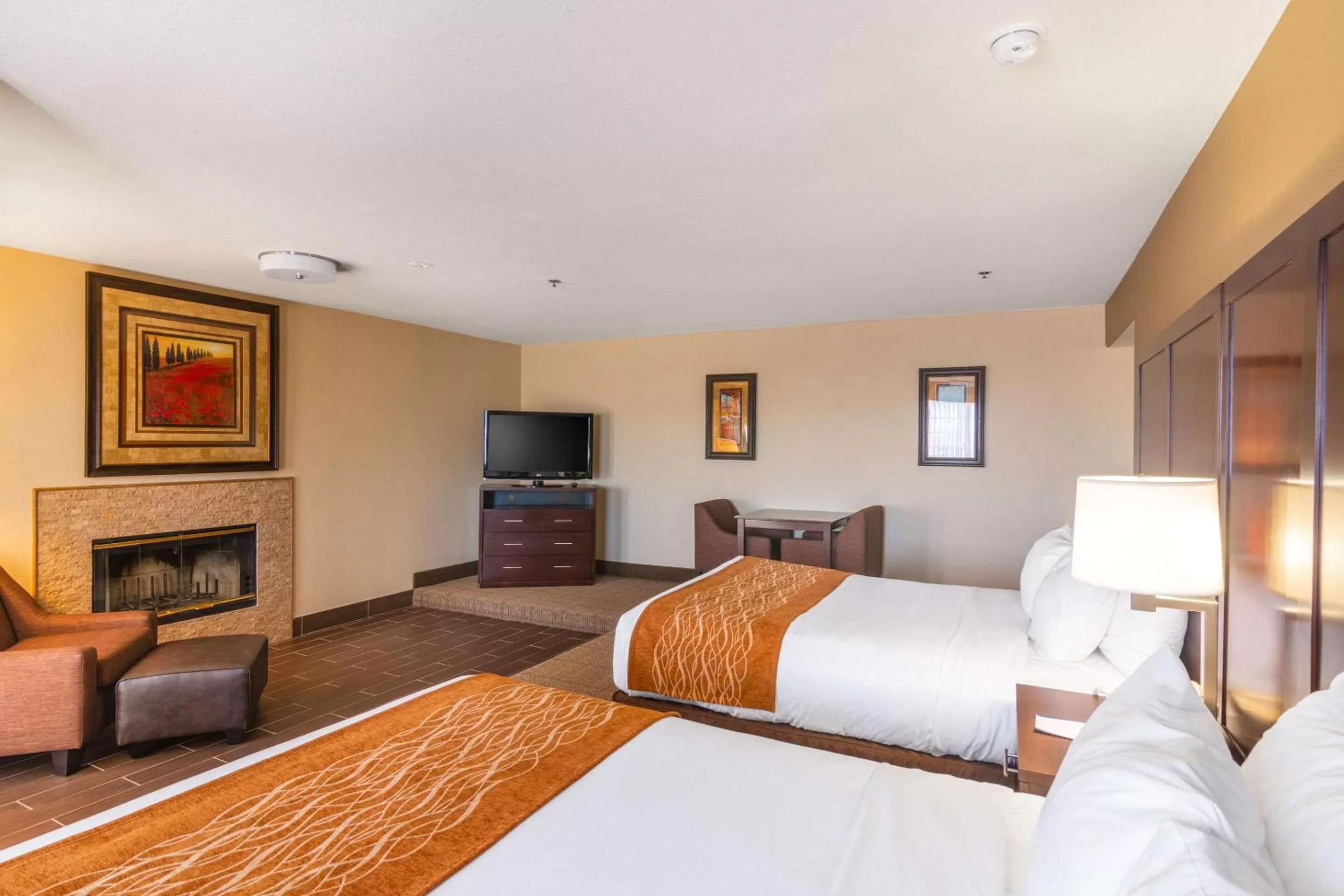 Photo of the whole room, Bed in Comfort Inn & Suites Mojave