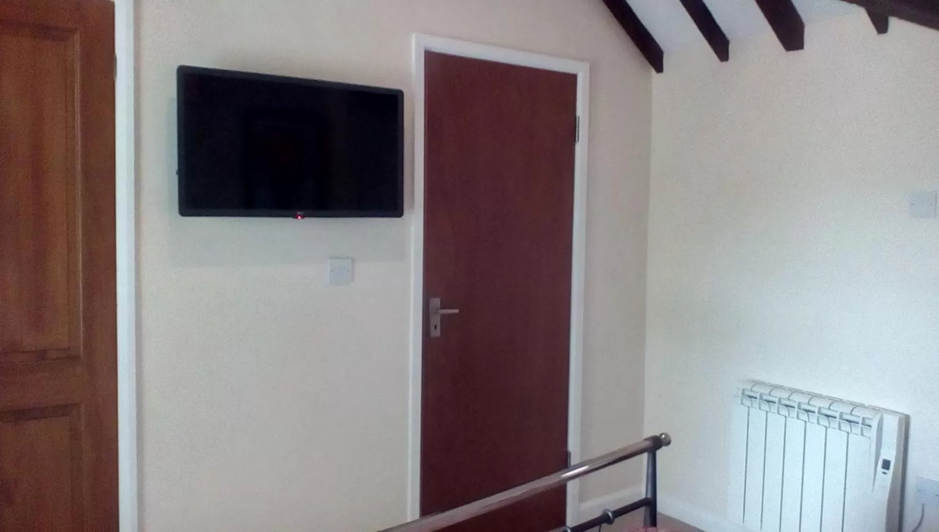 TV and multimedia in The Lincolnshire Poacher Inn