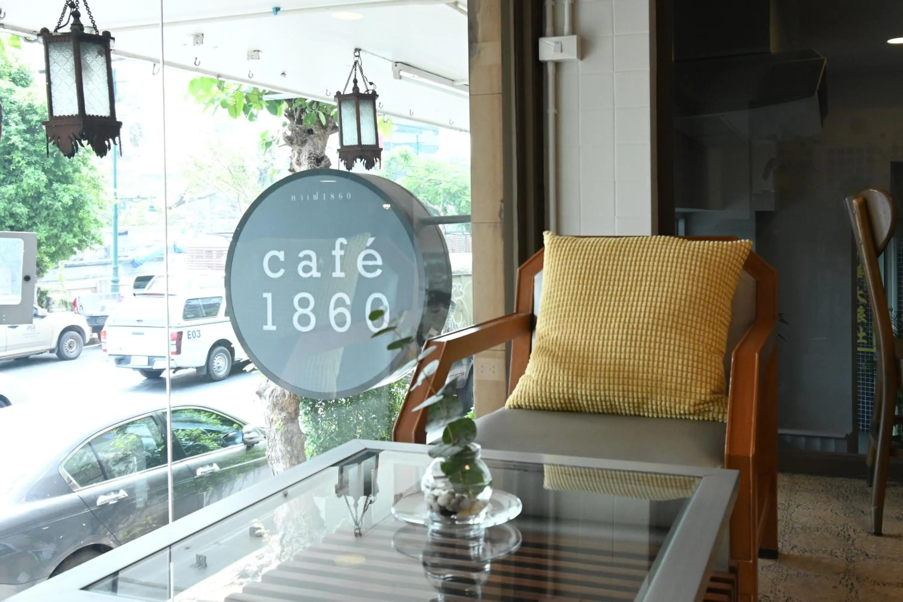 Restaurant/places to eat in The Krungkasem Srikrung Hotel