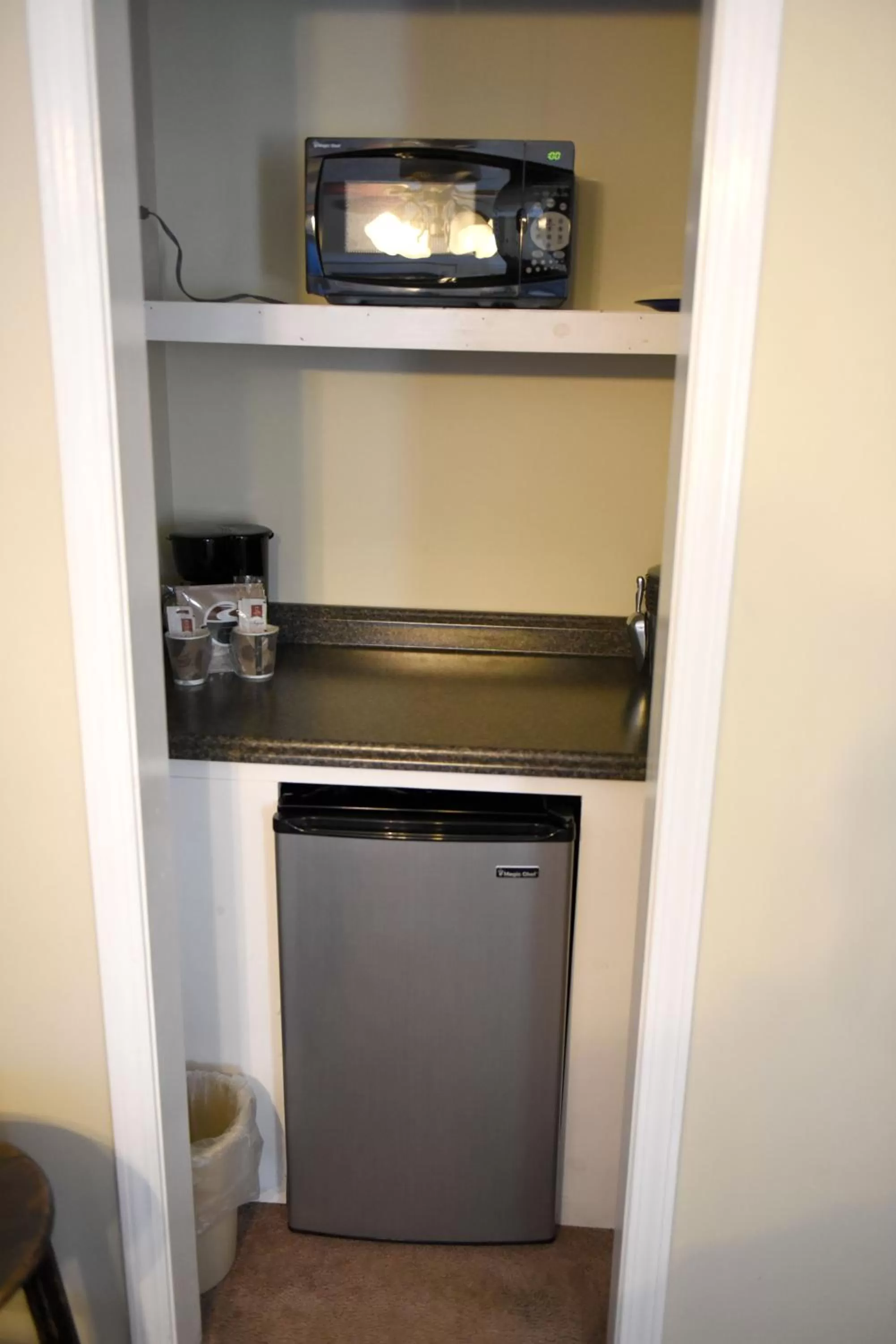 Coffee/tea facilities in Heidi Motel - Helen