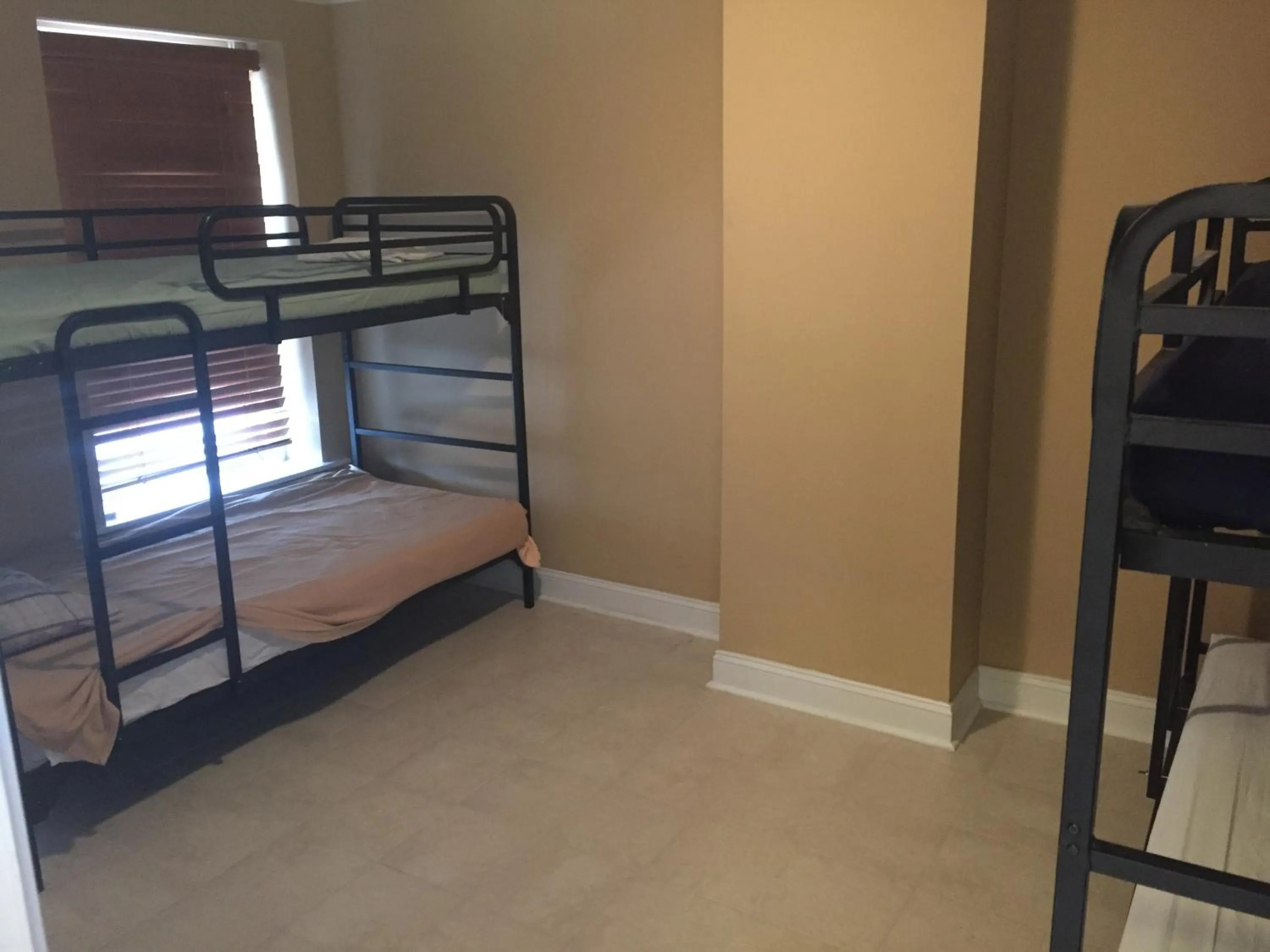 Bedroom, Bed in DC International Hostel 2