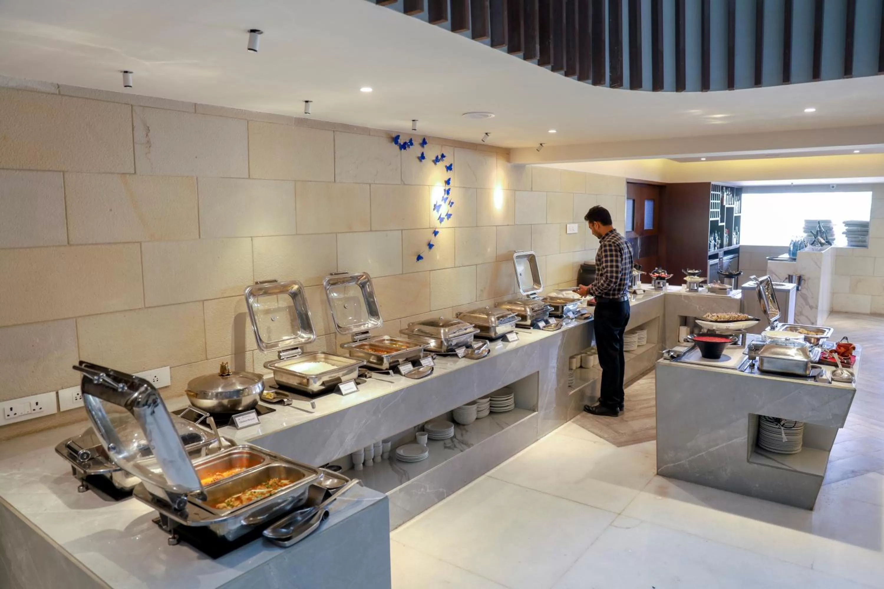 Restaurant/places to eat in Royal Orchid Golden Suites Pune