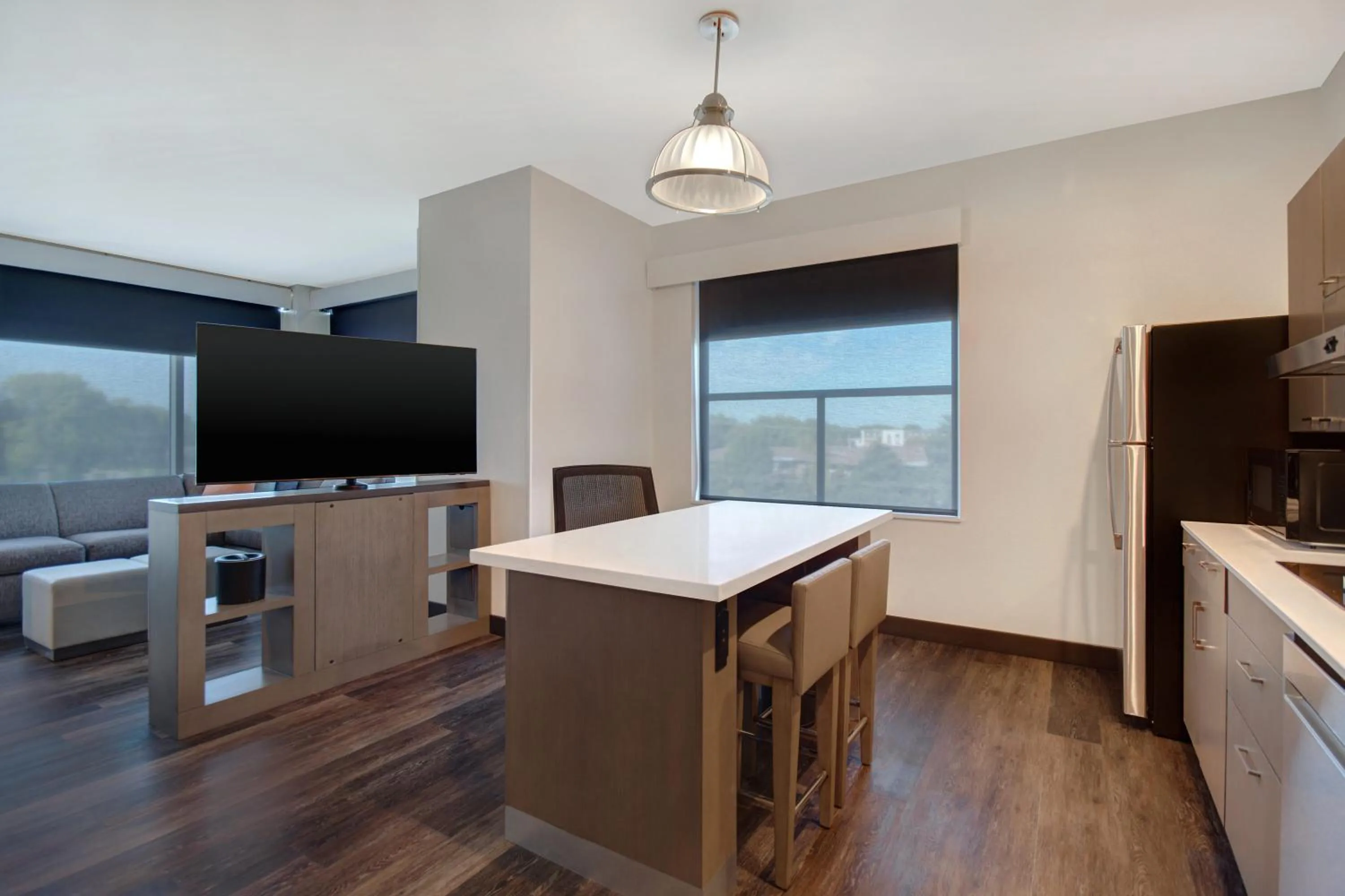 Living room in Hyatt House Mall Of America Msp Airport