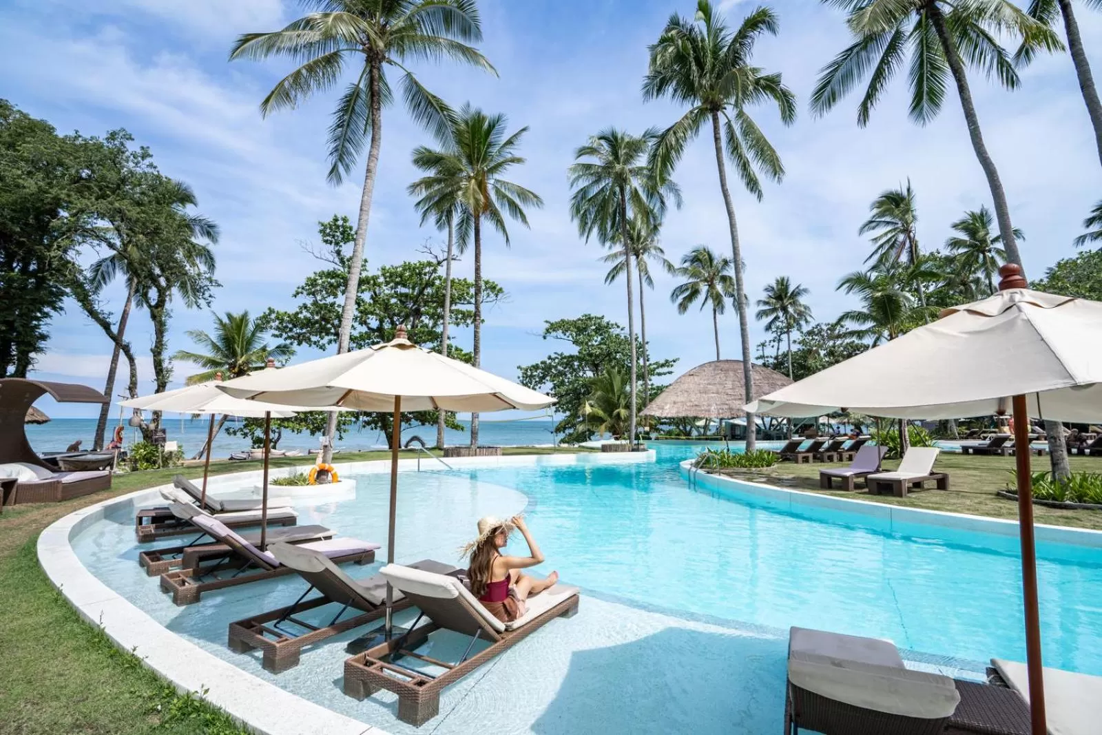 Swimming pool in Eden Beach Khao Lak Resort & Spa