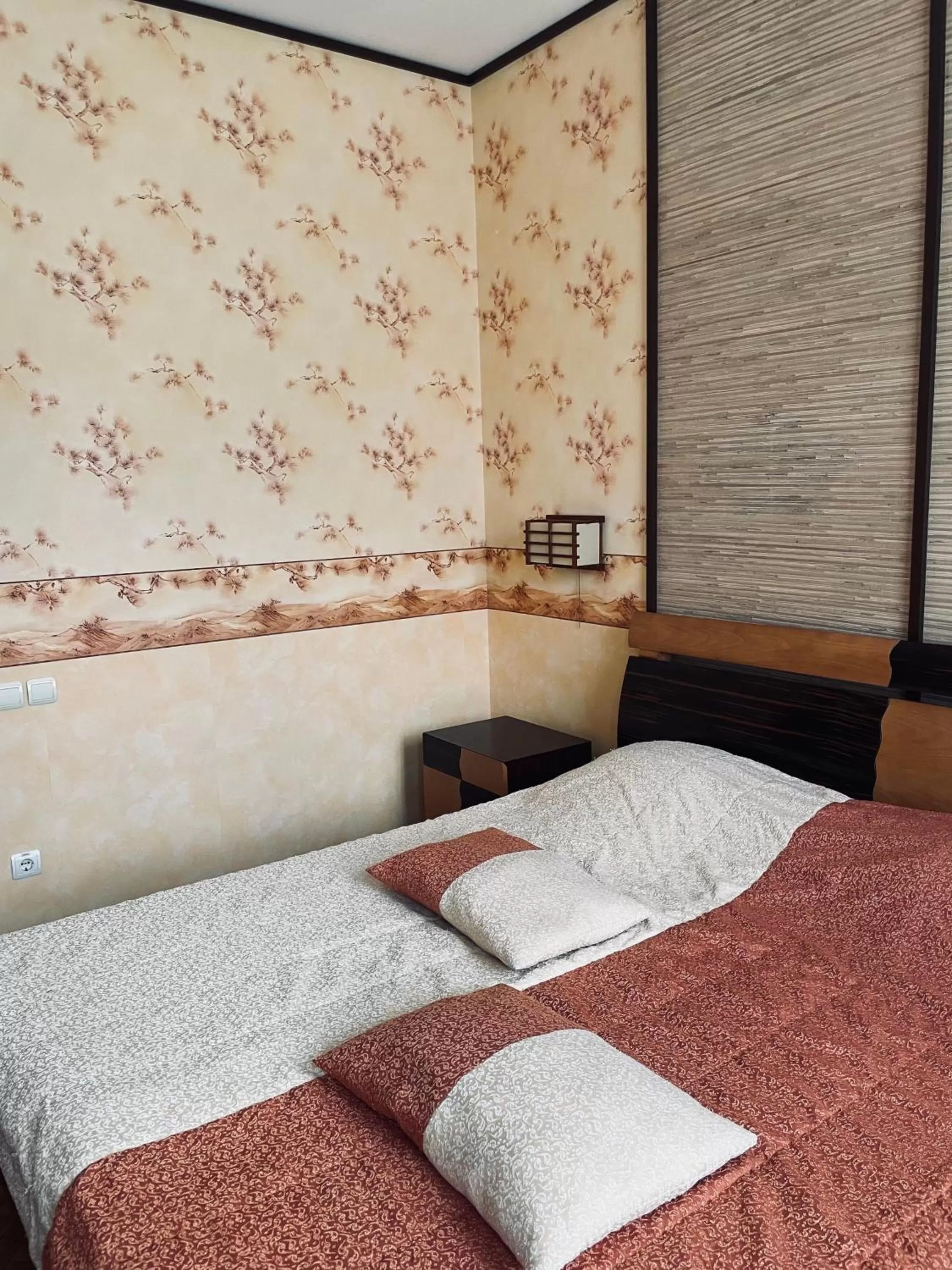 Bed in Hotel Prydesnyansky