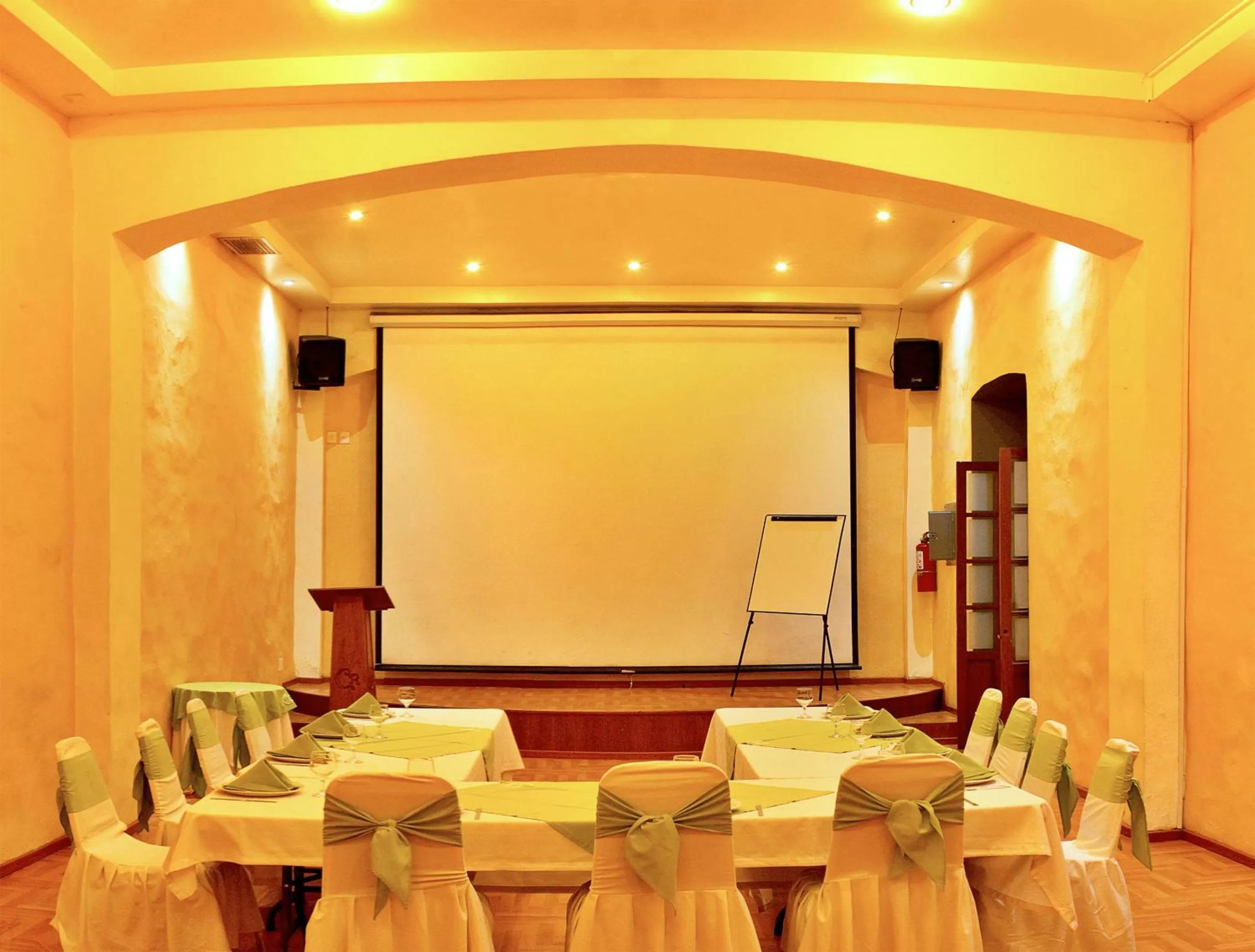 Lounge or bar in Hotel Casa Real Tehuacan