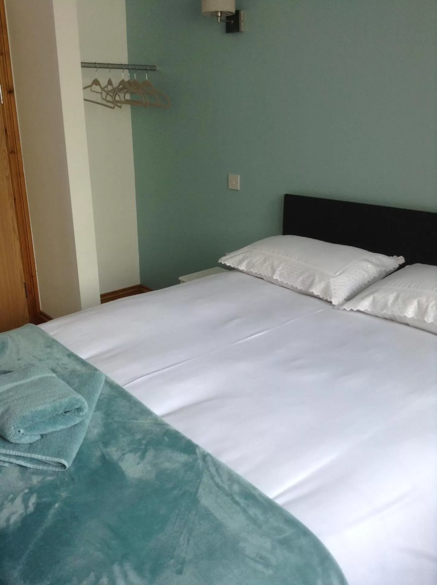 Bed in The Bear On The Square