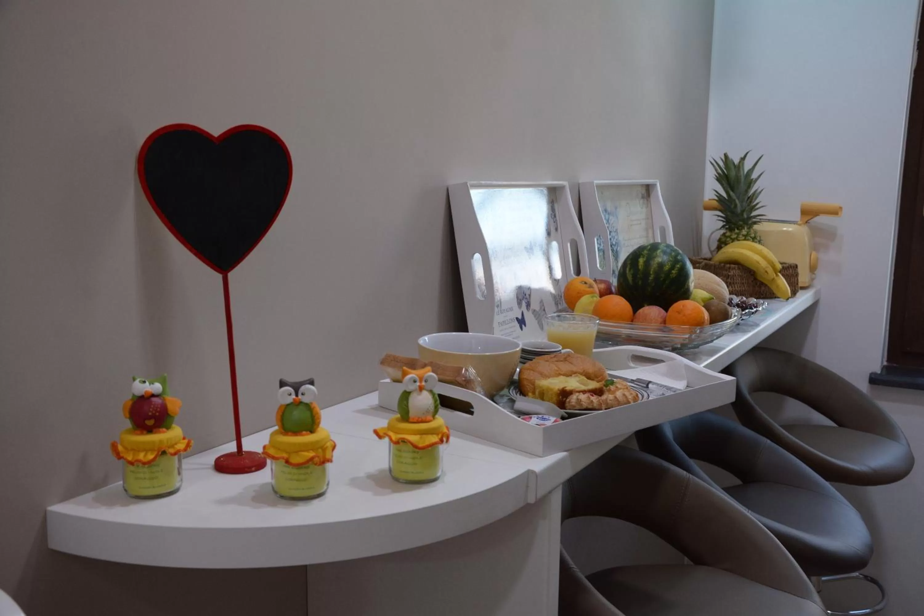 Breakfast in Sylva Mala Home