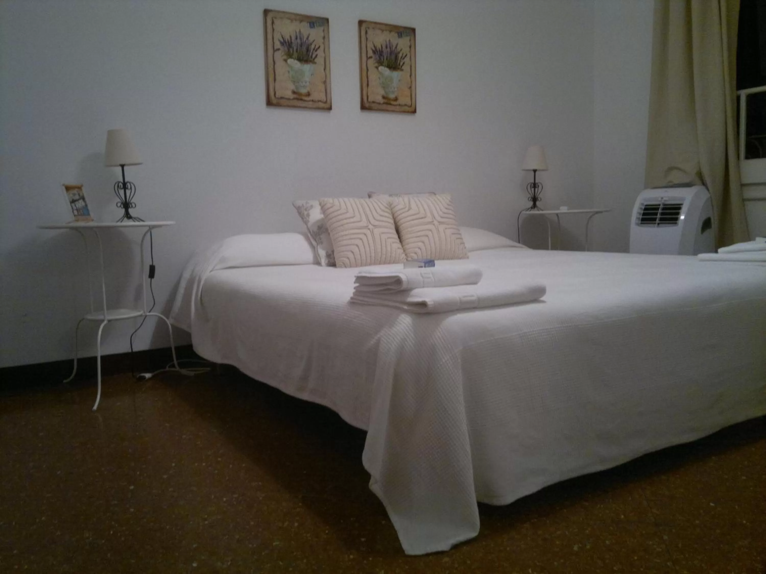 Bed in Ally's Bed&Breakfast,