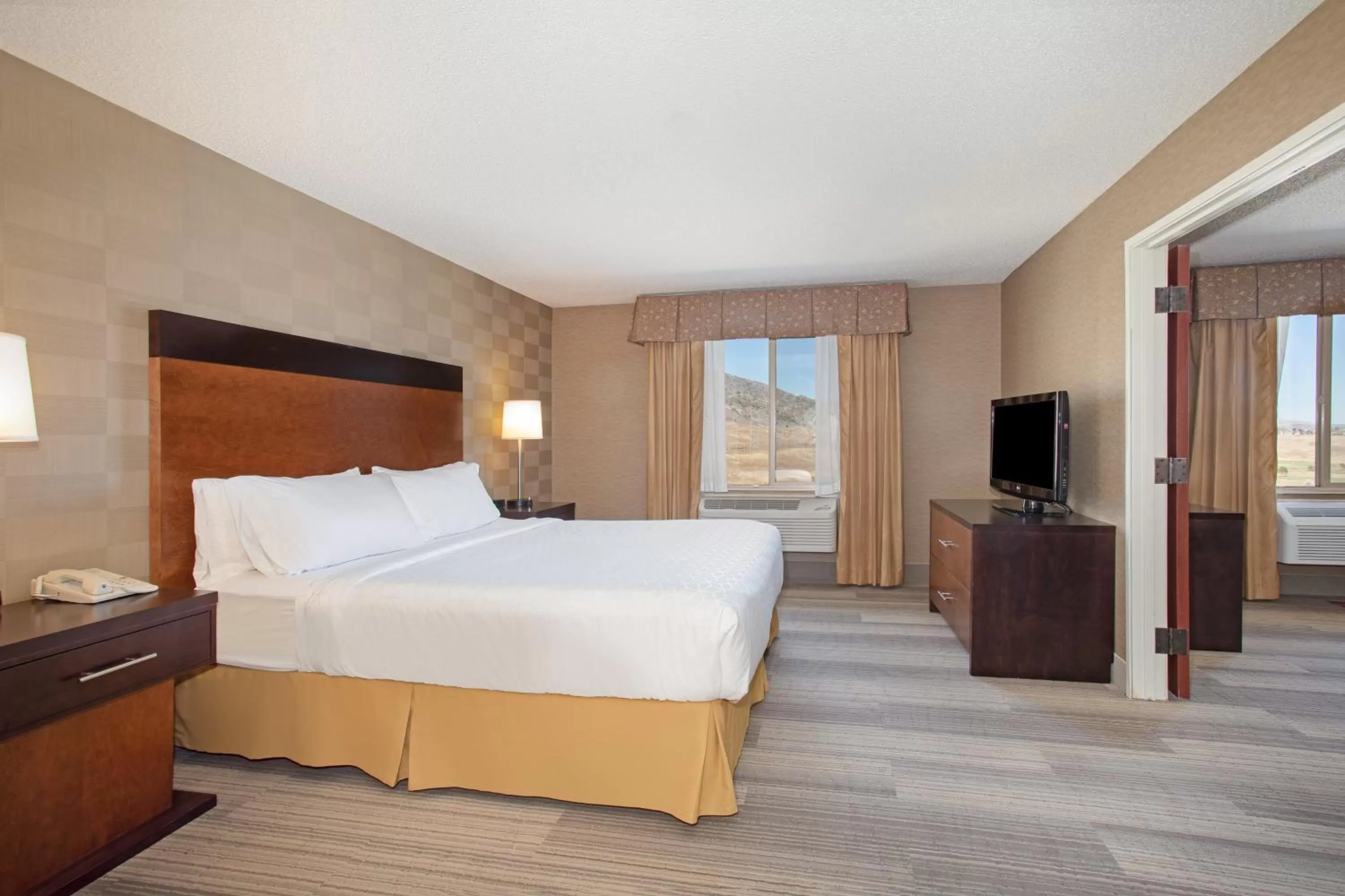 Photo of the whole room, Bed in Holiday Inn Express Hotel & Suites Littleton by IHG