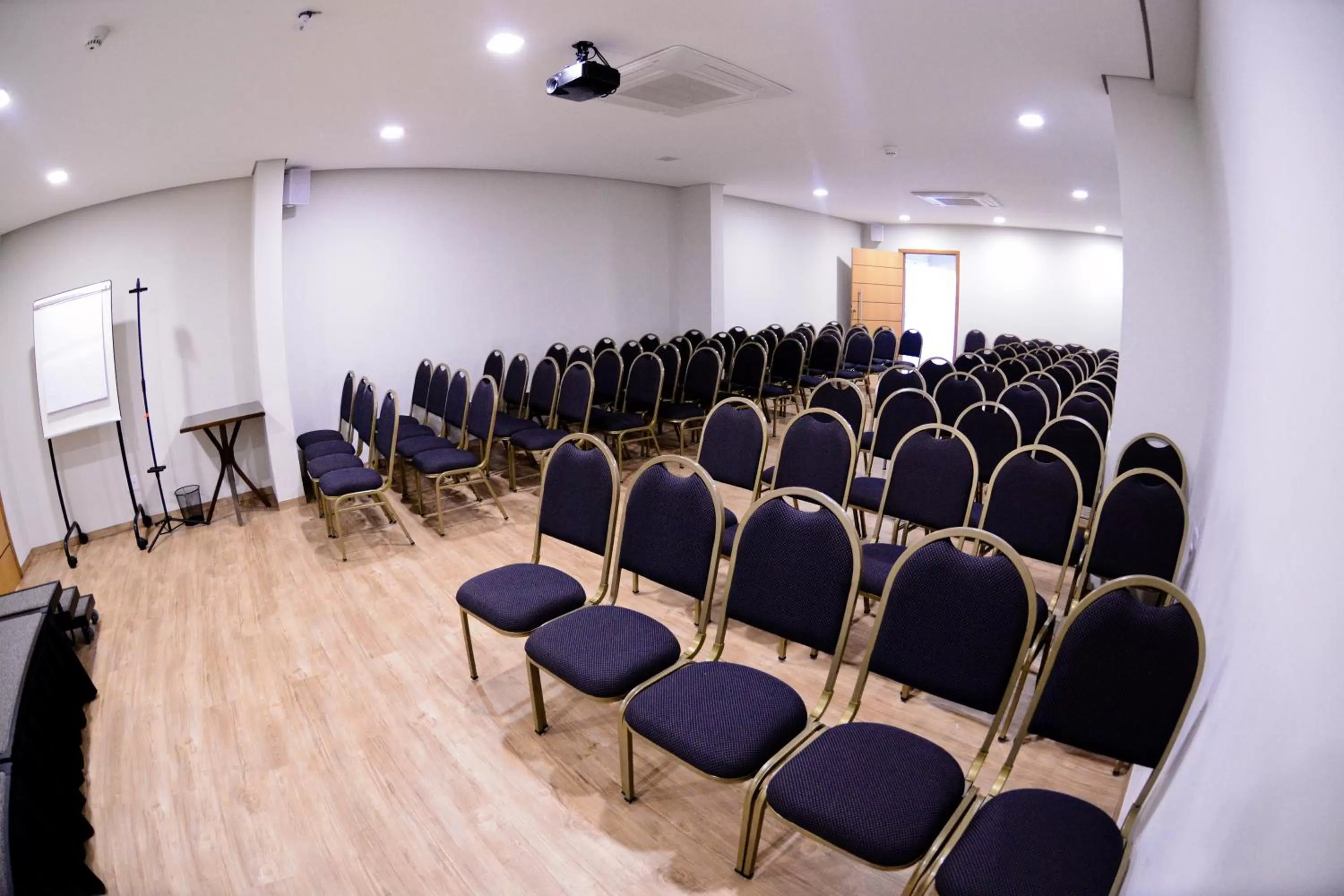 Banquet/Function facilities, Business Area/Conference Room in Hotel Mohave