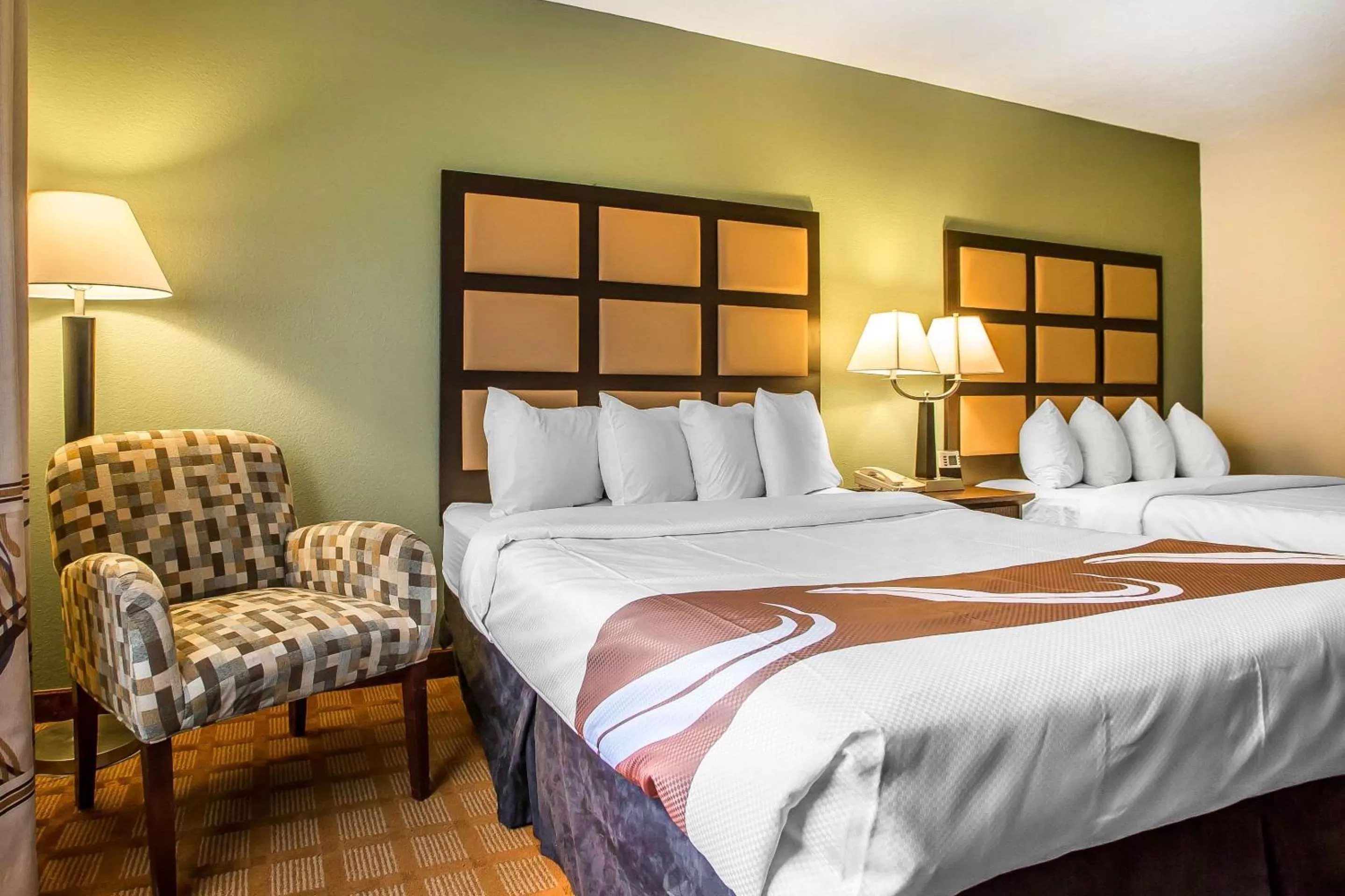 Photo of the whole room, Bed in Quality Inn & Suites Marinette