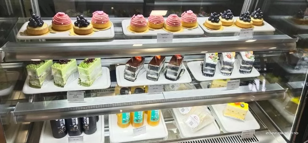 Food and drinks in CHRISTEE SUITES HOTEL