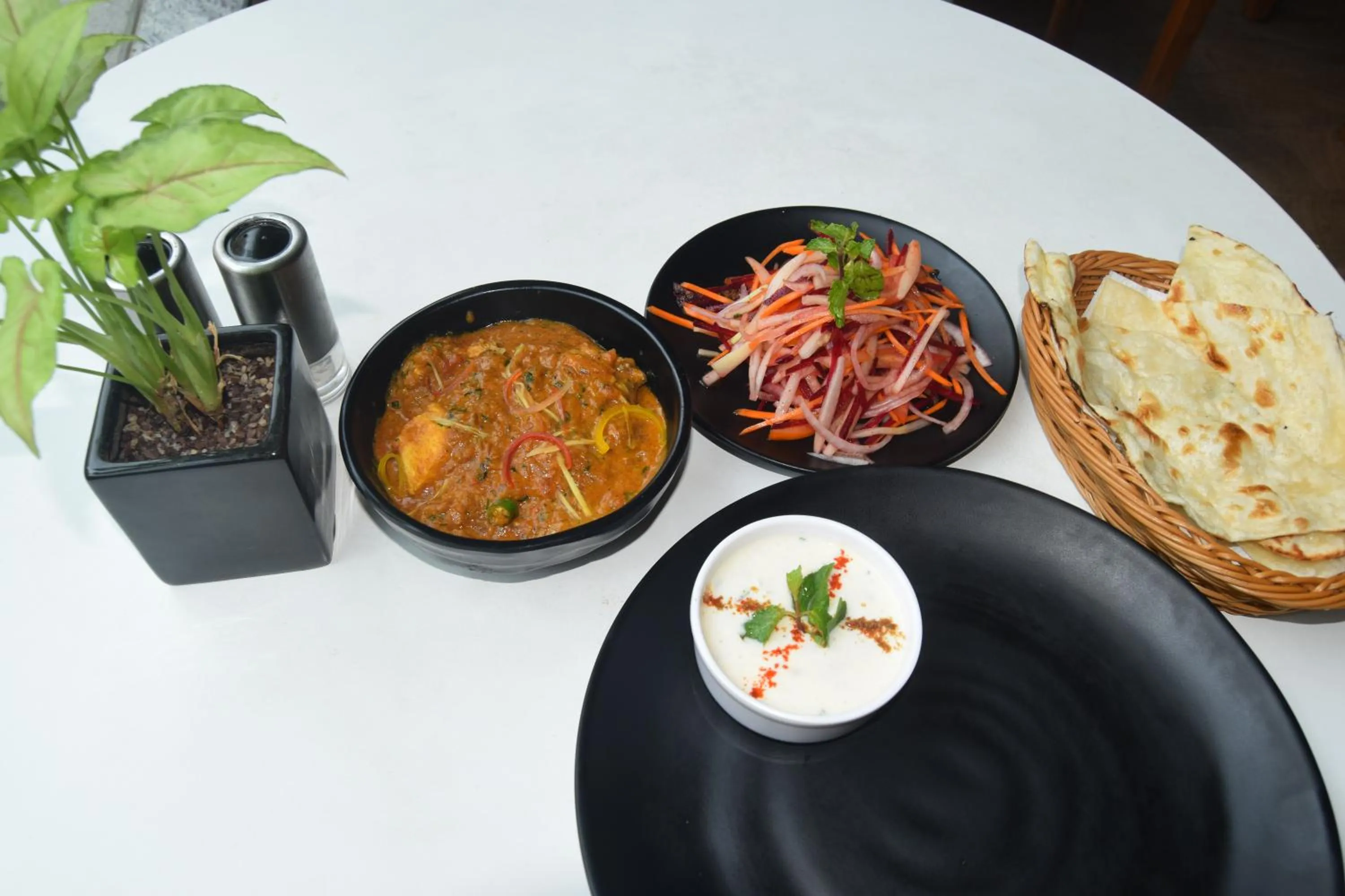 Food and drinks in Ginger Surat