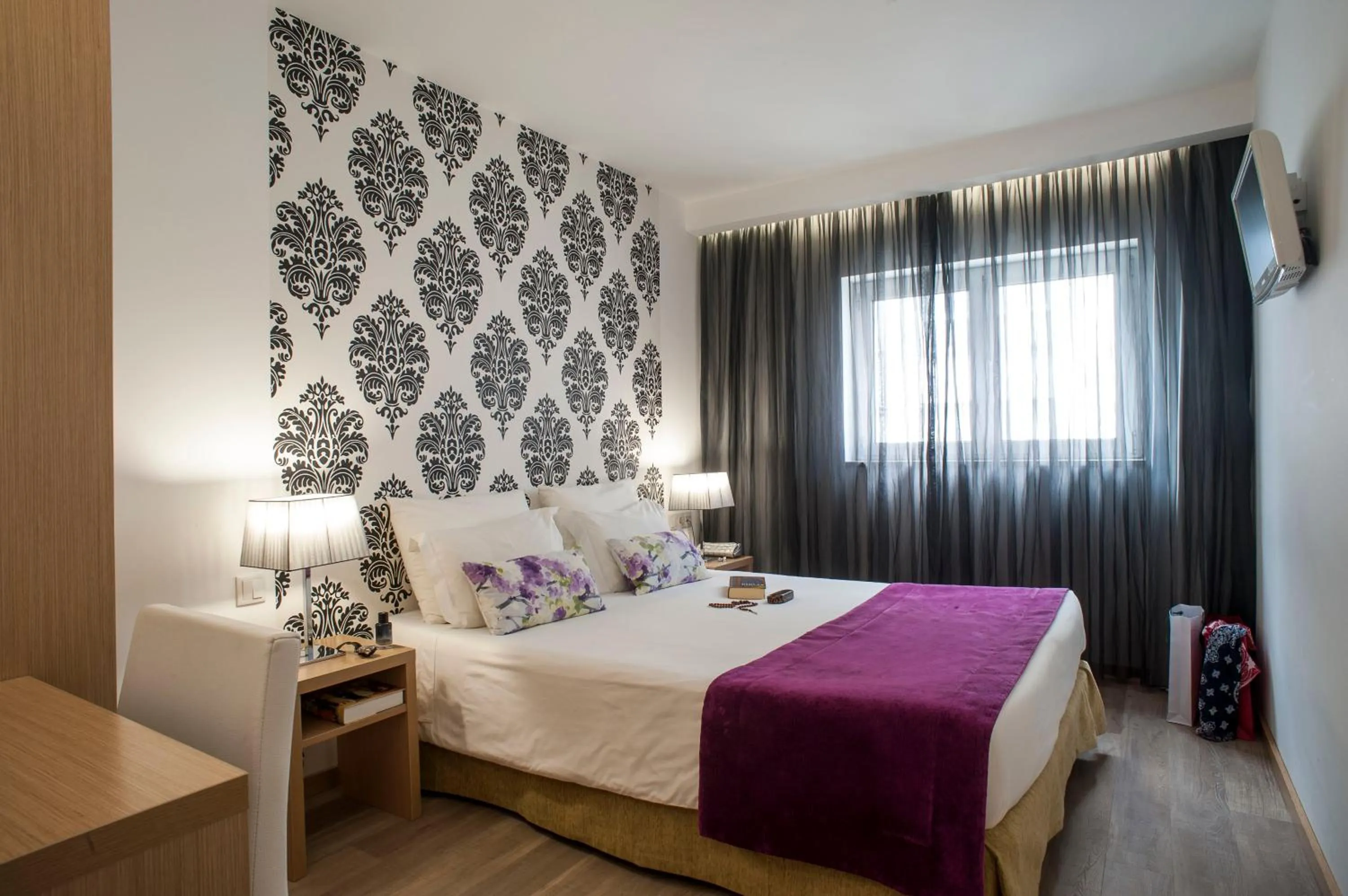 Bed in Hotel Genesis