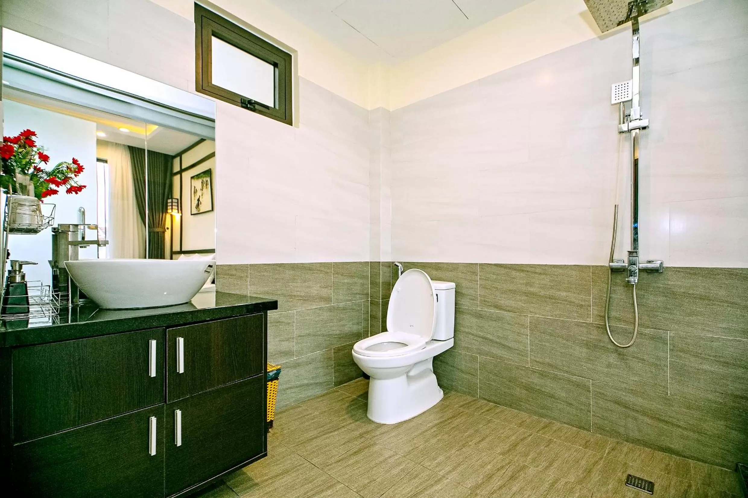 Bathroom in Hoi An Riverland Villa - Hoi An Center