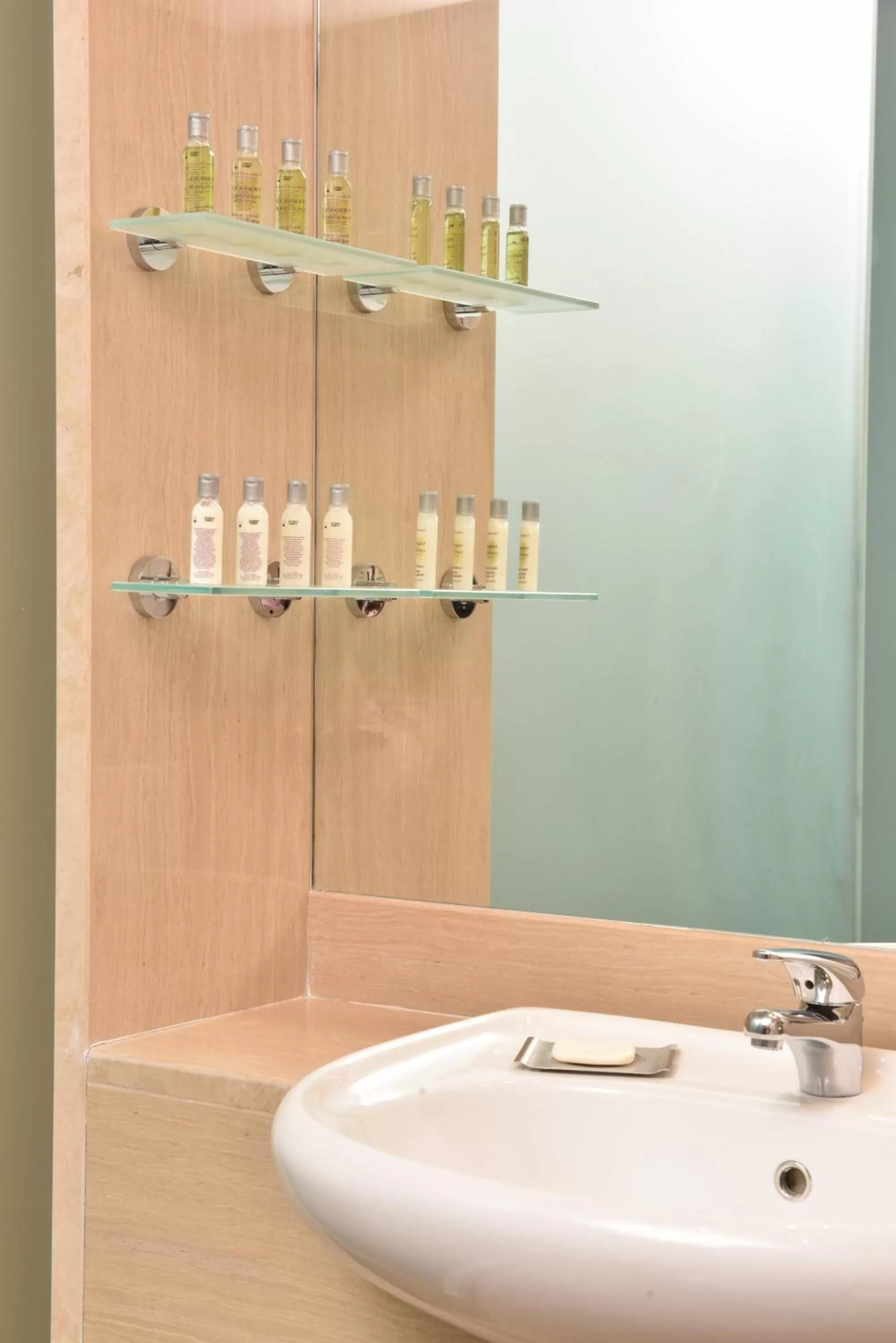 Bathroom in DoubleTree by Hilton Turin Lingotto