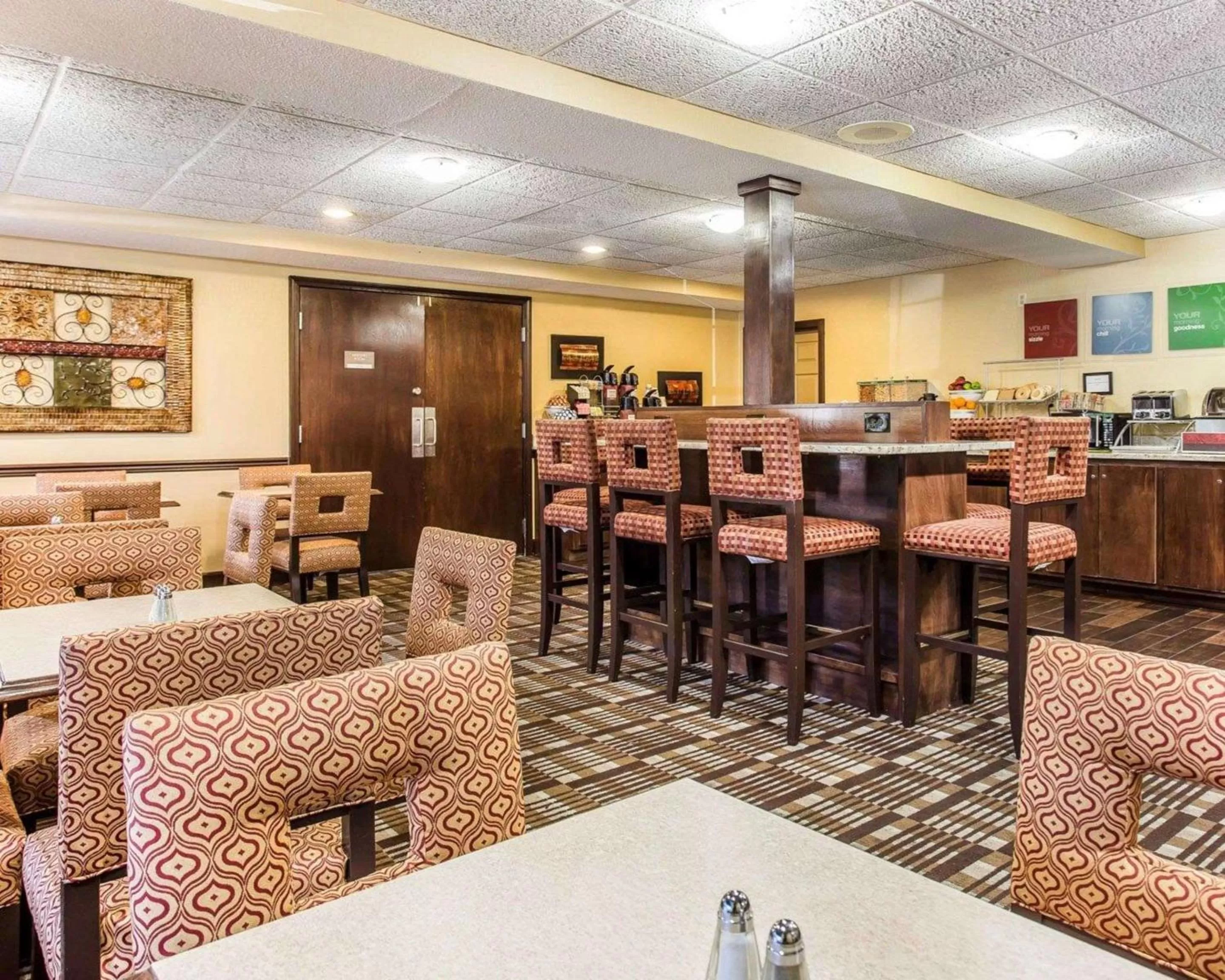 Restaurant/places to eat in Comfort Inn & Suites Ballpark Area